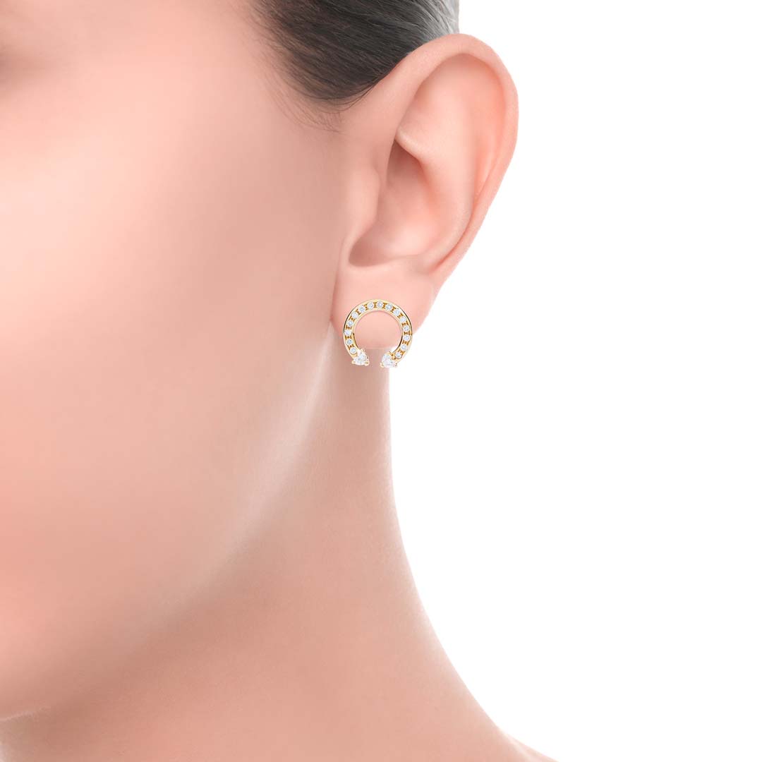 ANNIVERSARY-MORE-EARRINGS-E86FA013_G072-MODEL