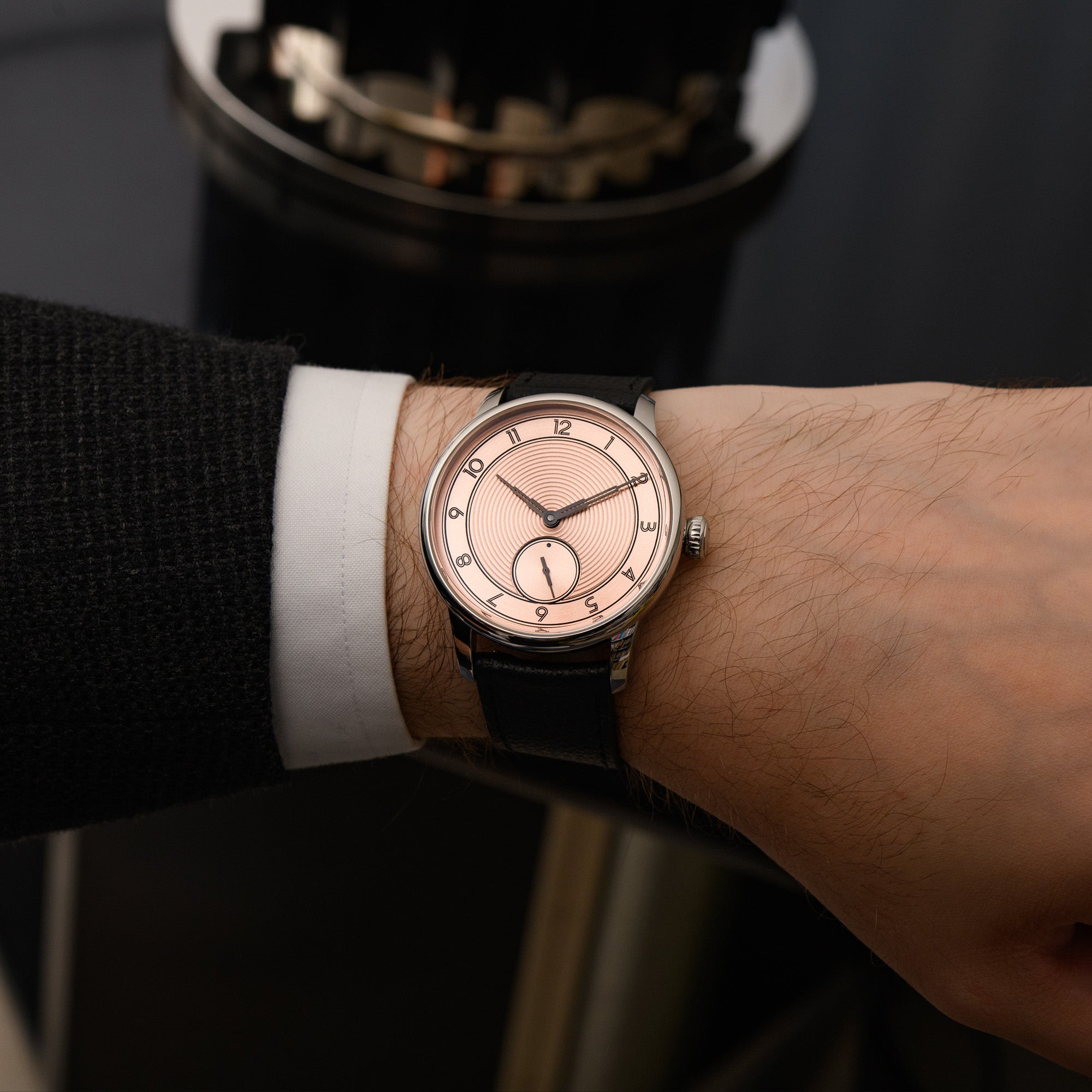       EXCELLENCE-LA-PETITE-SECONDE-METROPOLIS-THE-HOROPHILE-SALMON-WRIST