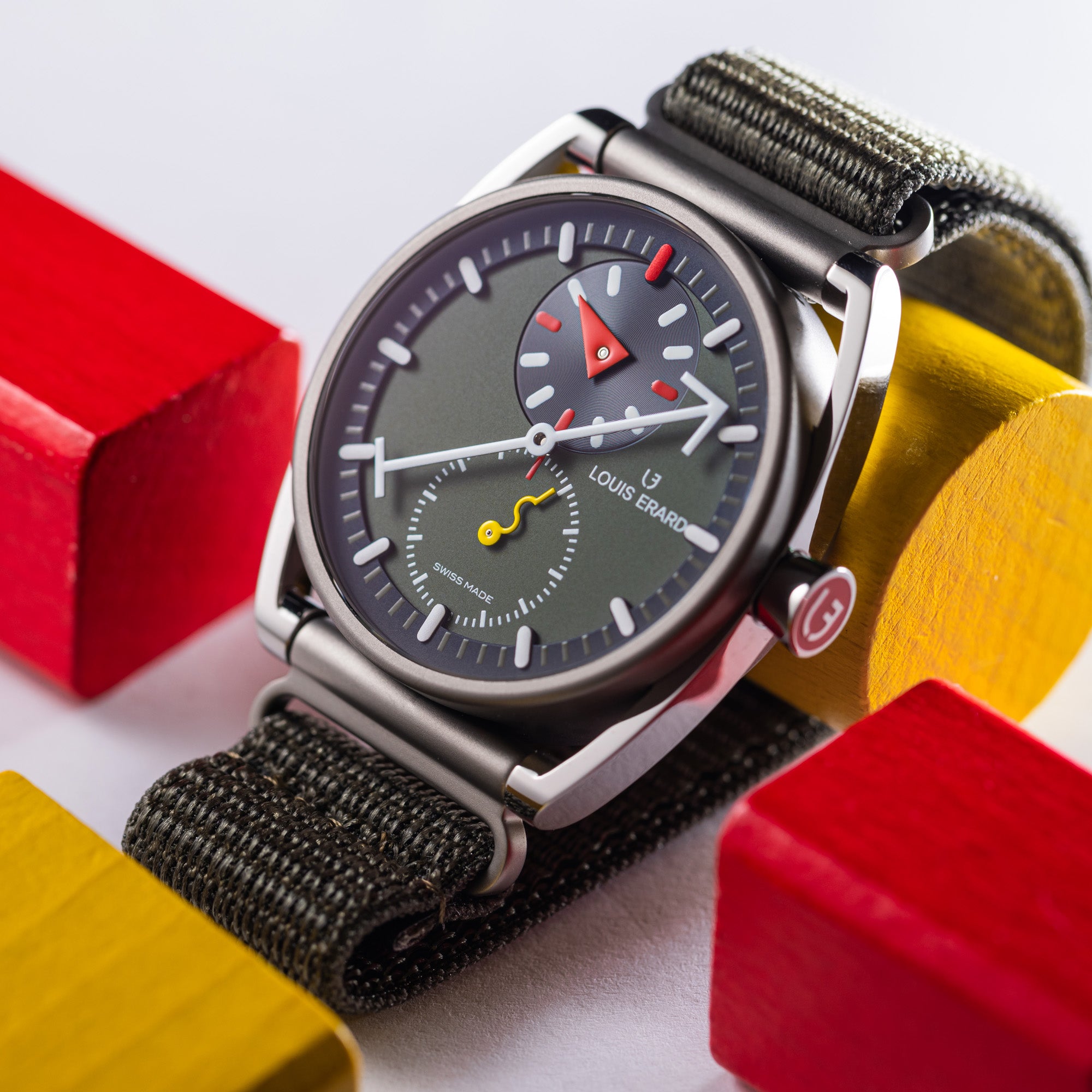 EXCELLENCE-LE-Regulateur-Louis-Erard-x-Alain-Silberstein-Khaki-LIFESTYLE