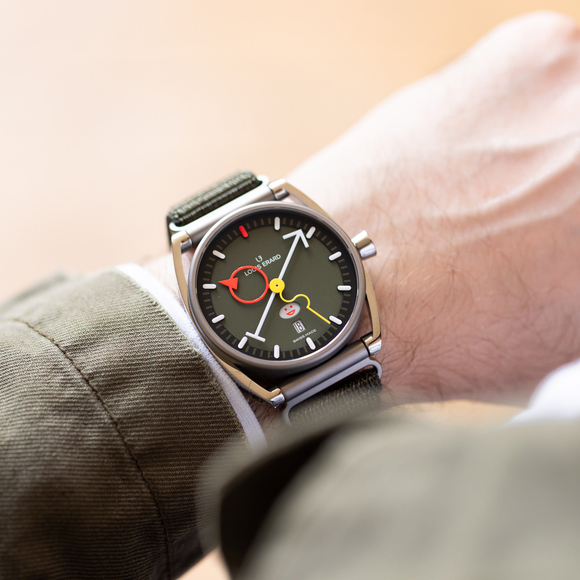       EXCELLENCE-La-Semaine-Louis-Erard-x-Alain-Silberstein-Khaki-wrist