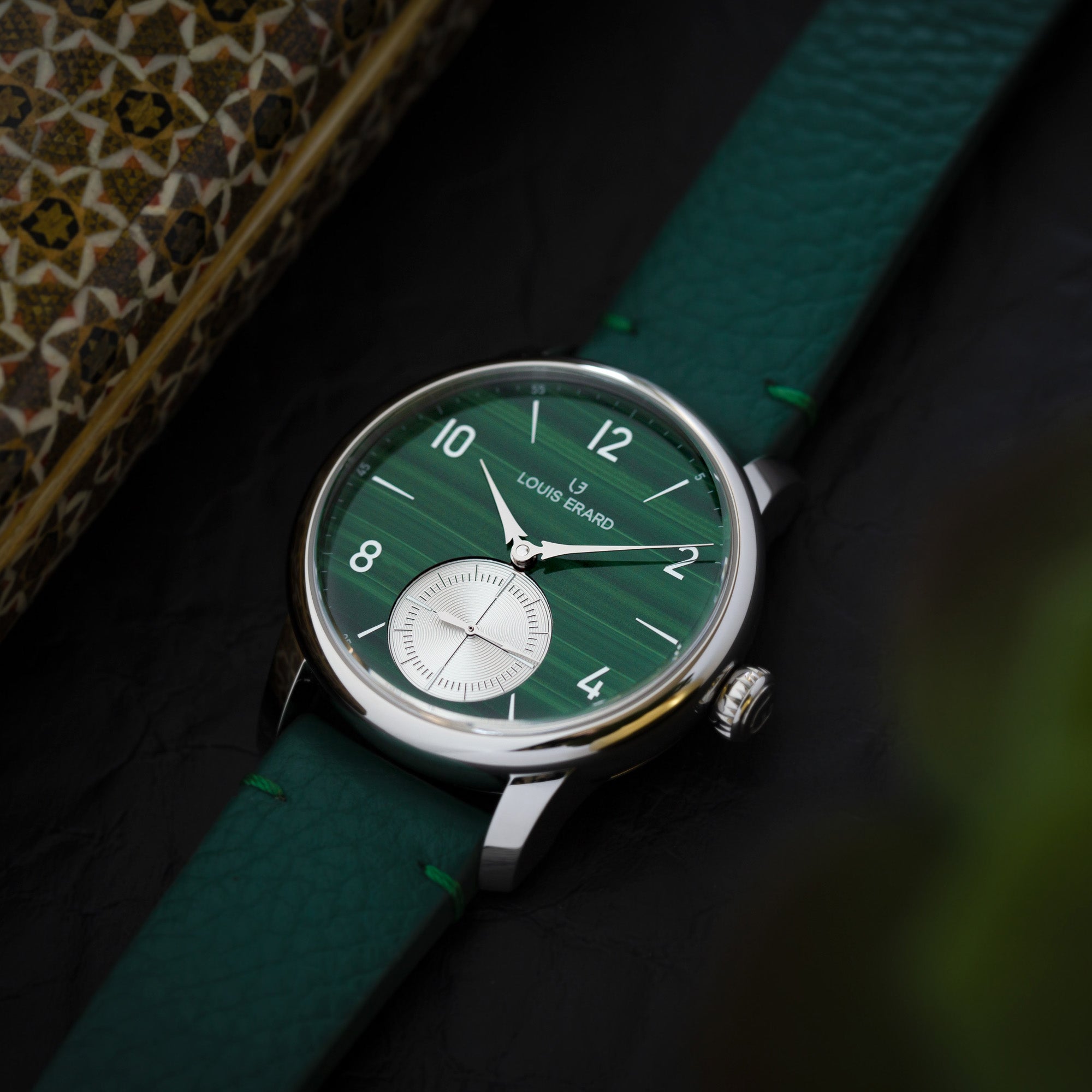 Excellence-Petite-Seconde-Malachite-dial