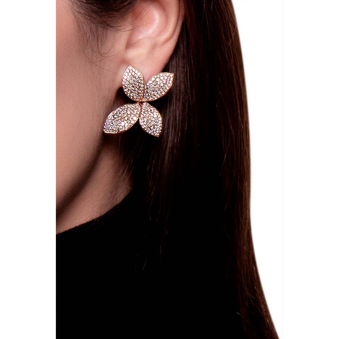 GIARDINI-SEGRETI-MEDIUM-FLOWER-EARRINGS-18K-ROSE-GOLD-WHITE-CHAMPAGNE-DIAMONDS-15144R-SIDE-MODEL