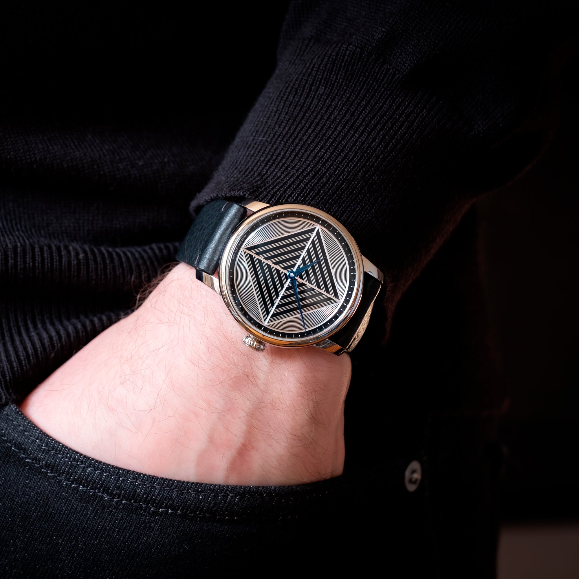 Guilloche-Main-II-wrist