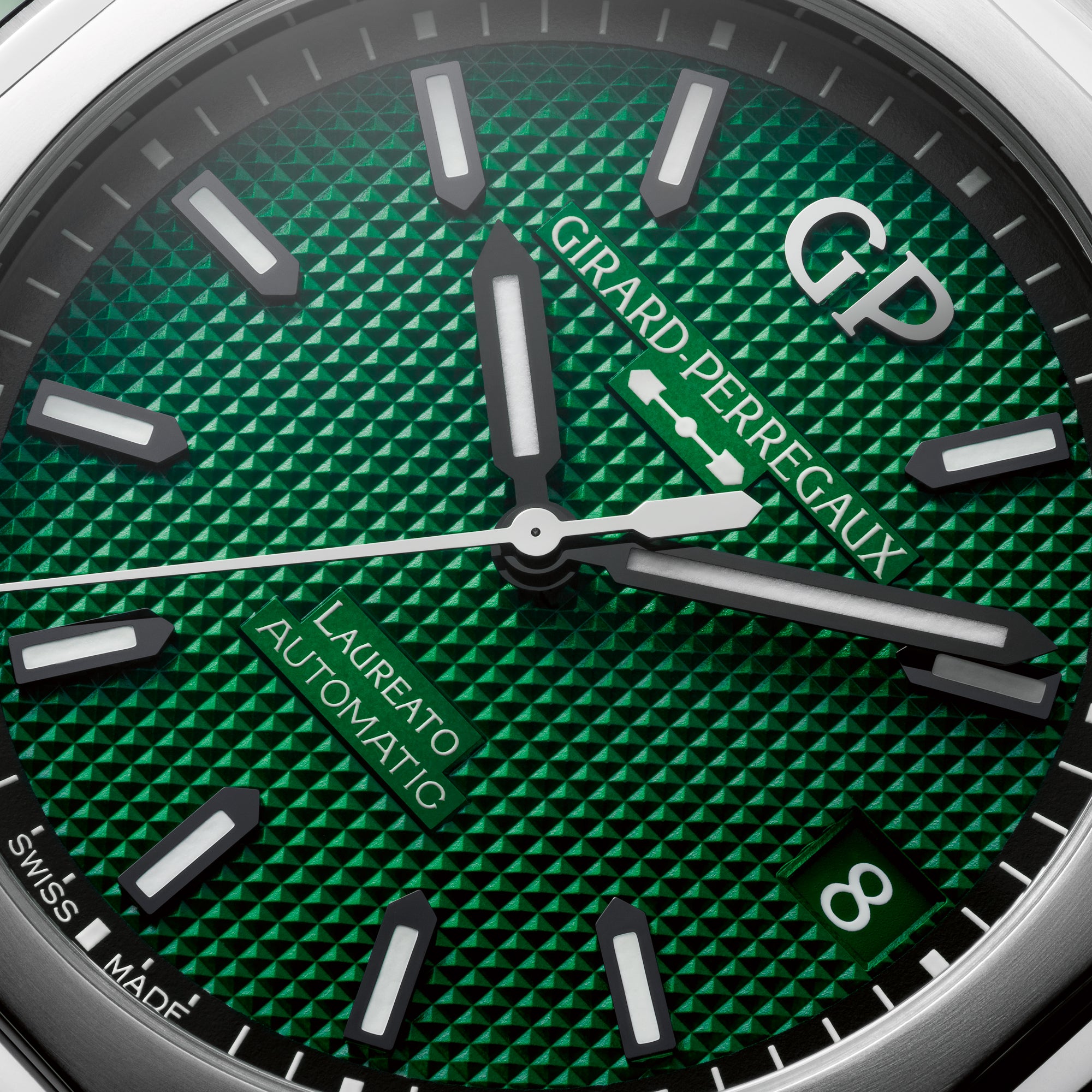    LAUREATO-42-GREEN-DIAL