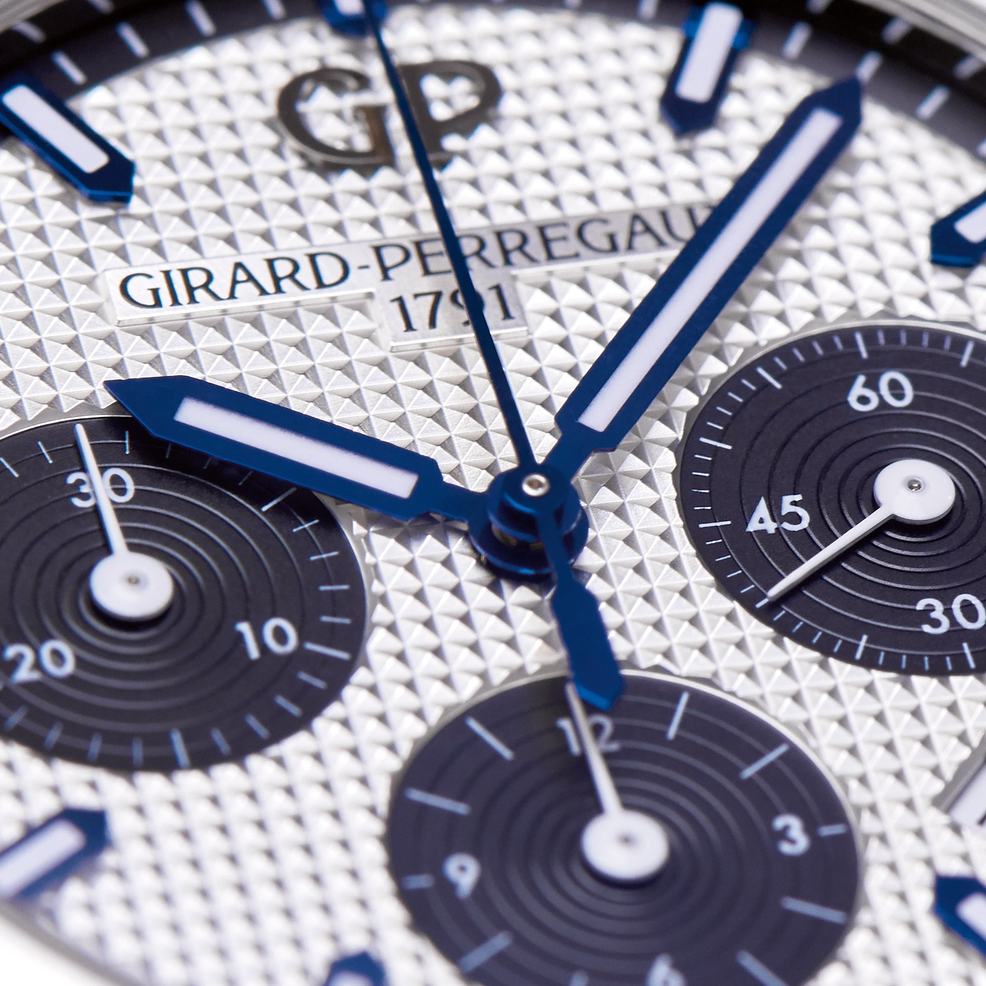 LAUREATO-CHRONO-81020-11-131-11A-SILVER_BLACK-DIAL