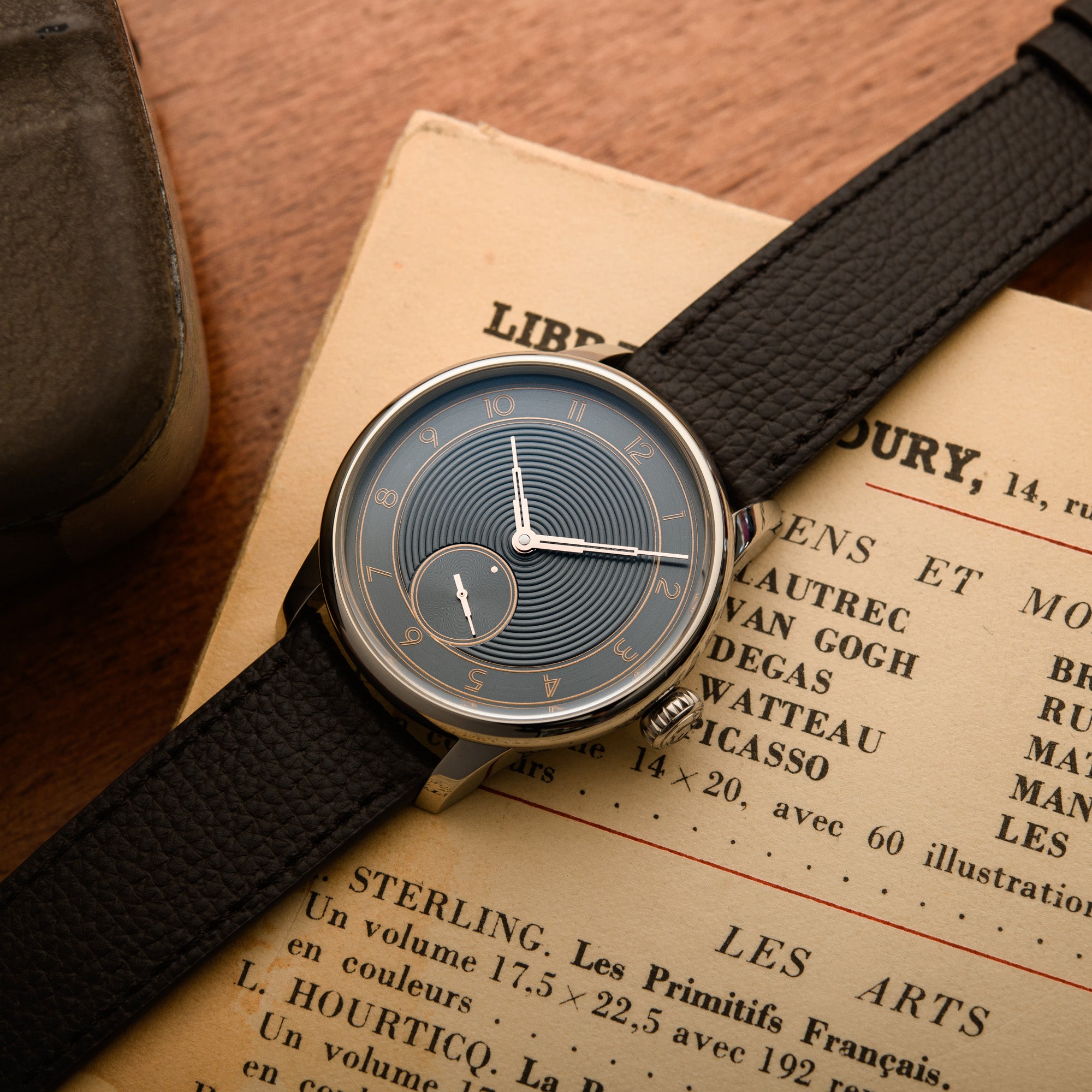       METROPOLIS-X-THE-HOROPHILE-SLATE-DIAL-LIFESTYLE