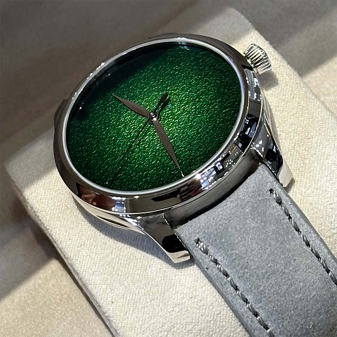 MOSER ENDEAVOUR CENTRE SECONDS CONCEPT LIME GREEN