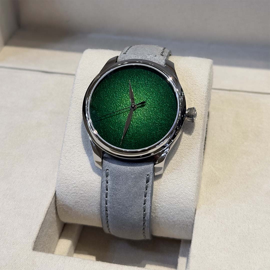 MOSER ENDEAVOUR CENTRE SECONDS CONCEPT LIME GREEN