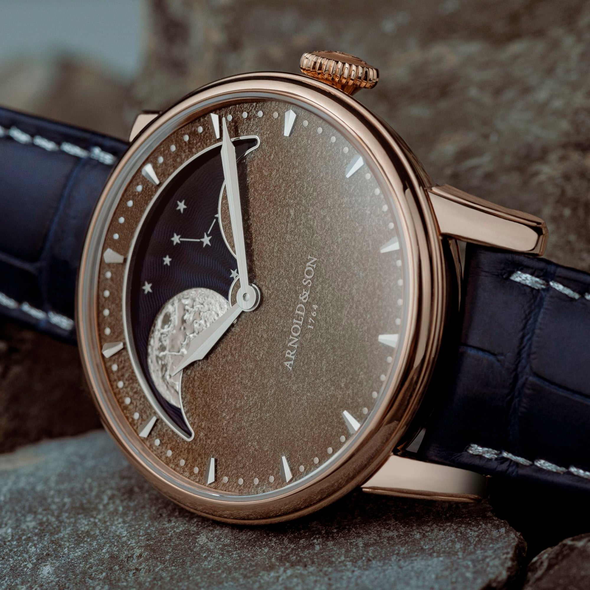    PERPETUAL-MOON-OBSIDIAN-GOLD-LIMITED-EDITION-OF-28-LIFE2