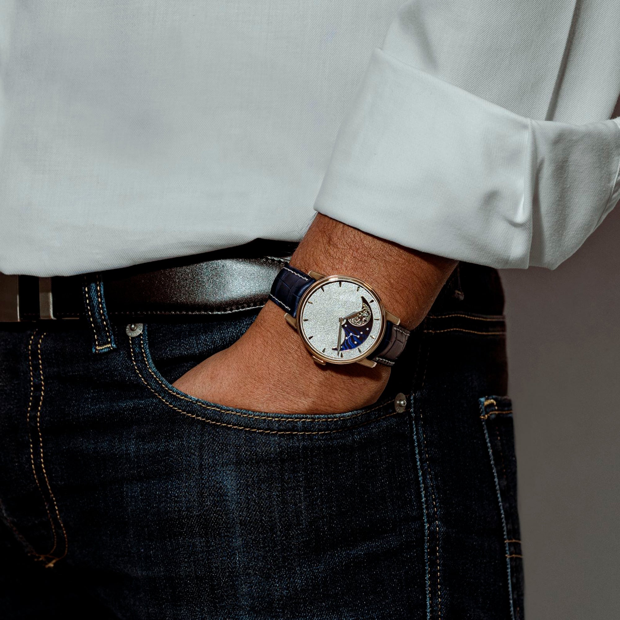 PERPETUAL-MOON-OBSIDIAN-GOLD-LIMITED-EDITION-OF-28-WRIST