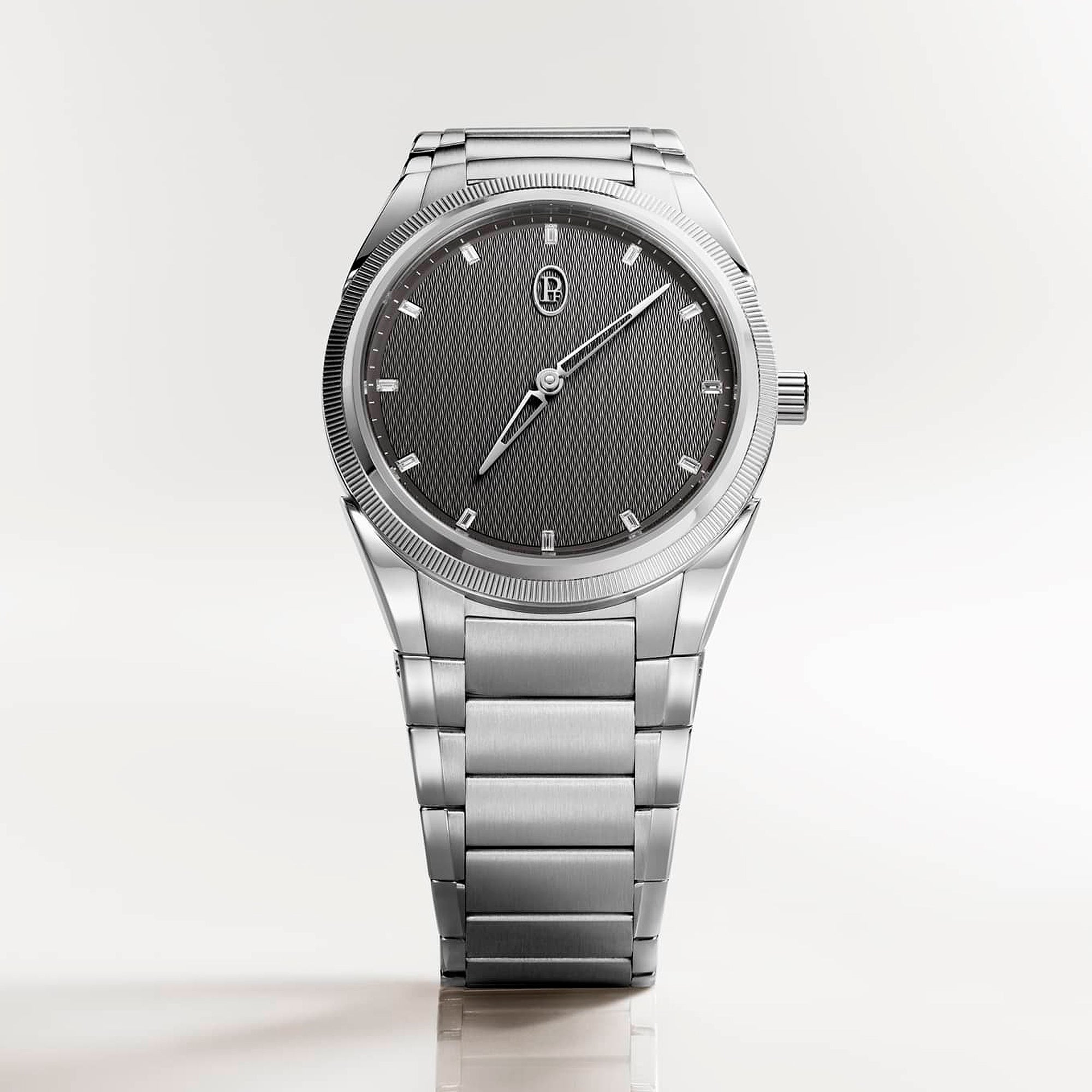       TONDA-PF-AUTOMATIC-STEEL-PLATINUM-WARM-GREY-lifestyle