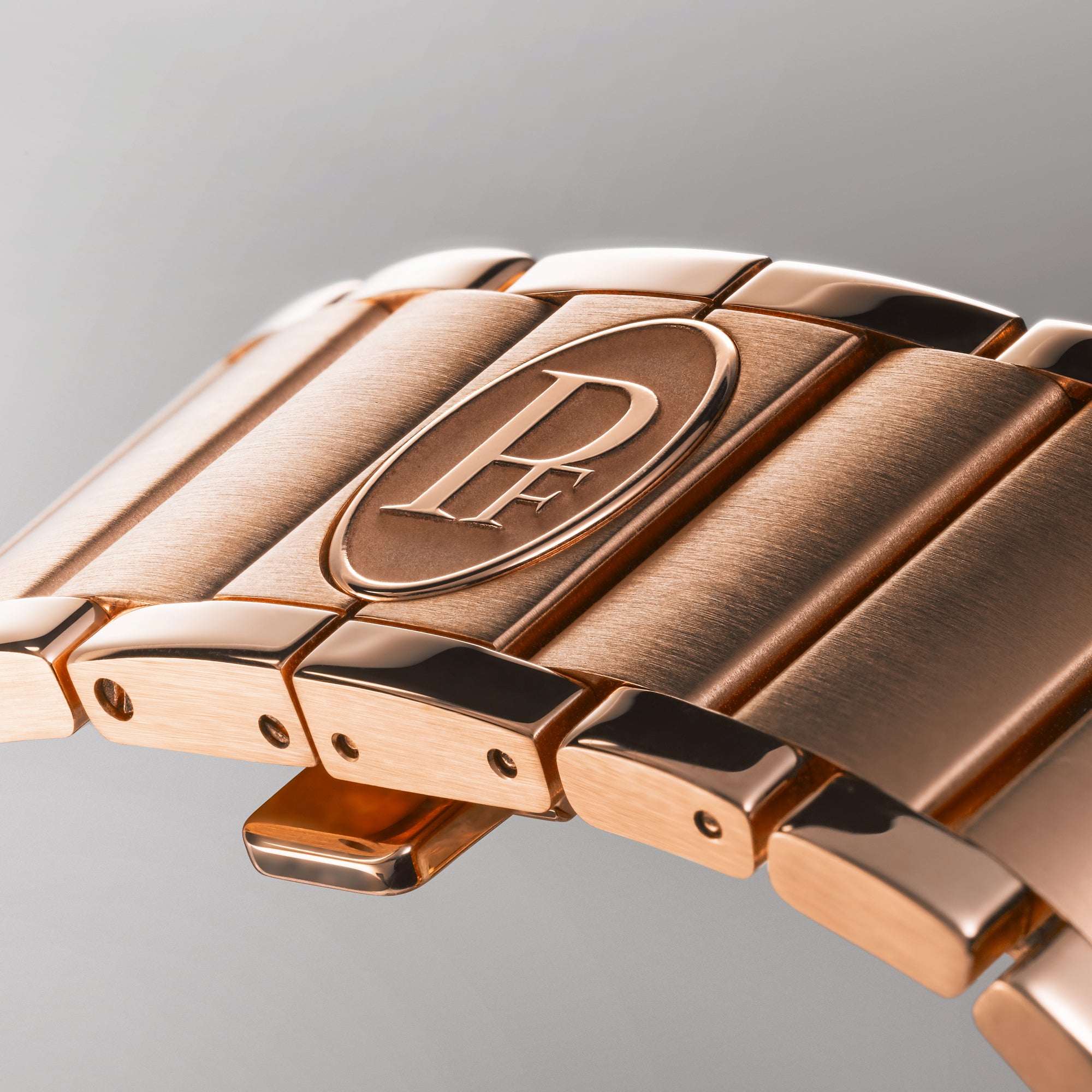 TONDA-PF-MICRO-ROTOR-ROSE-GOLD-GREY-BRACELET