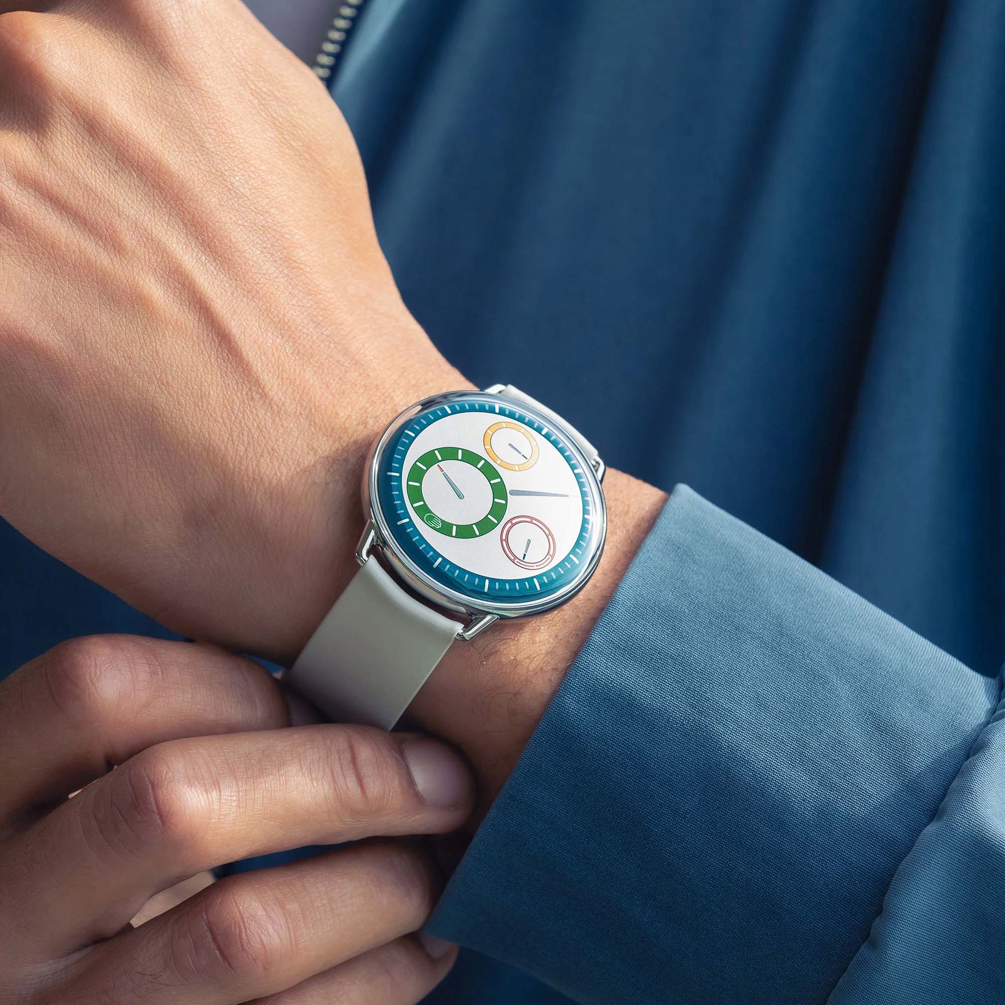 TYPE-1-ROUND-COLORS-wrist-2