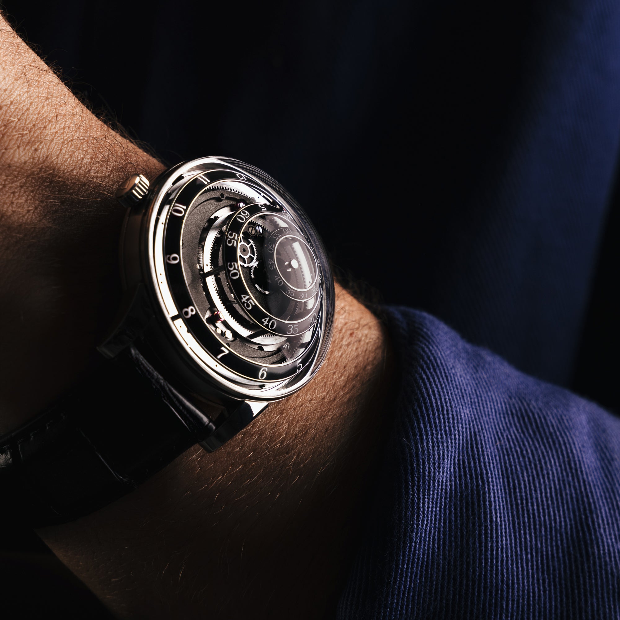UNE-FOLLE-JOURNEE-BLACK-WRIST