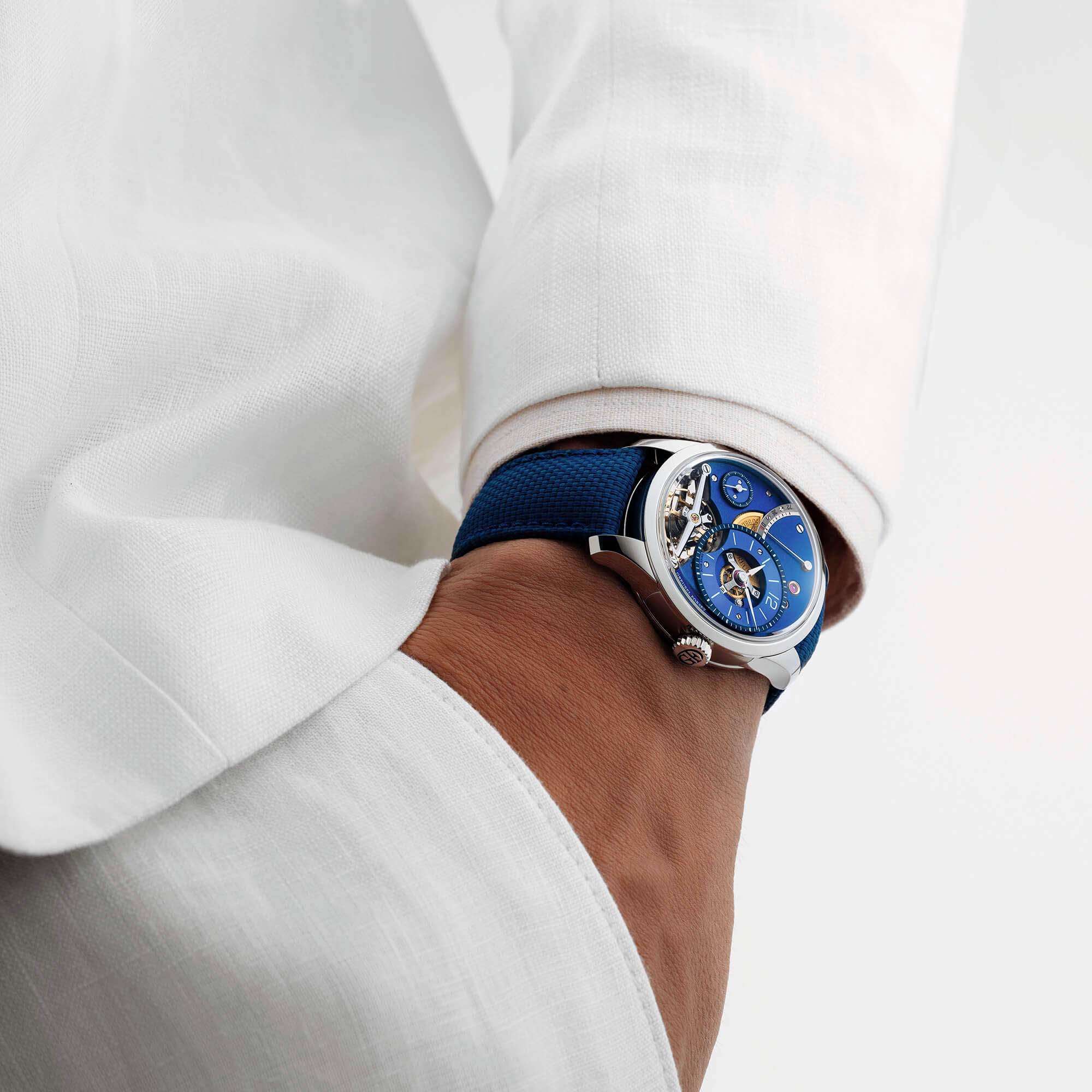 Experience the rare Balancier Contemporain 39.6 mm in Blue Steel by Greubel Forsey. Precision engineering meets refined aesthetics. Only 33 made.