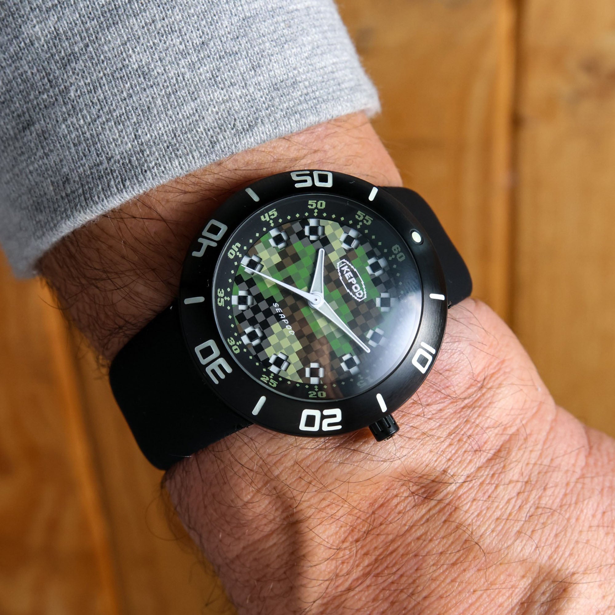 seapod-pixpa-soo3-pix-lb-wrist