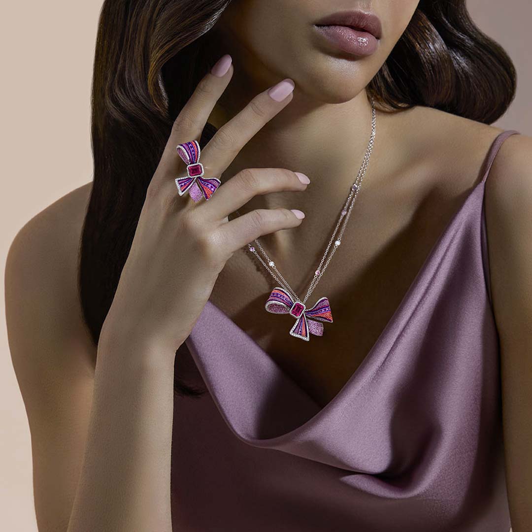 Discover the world of Sicis Jewels at Swiss Gallery UK—where Italian micromosaic artistry meets high jewellery. Explore bold, handcrafted pieces from the Butterfly Romance, Gardenia, Quetzal, and Tesserae collections.