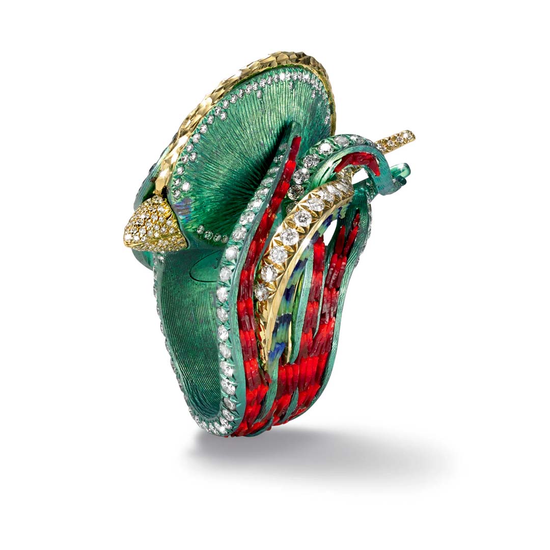 A striking luxury ring by SICIS JEWELS — handcrafted micromosaics, Quetzal-inspired design, and Italian craftsmanship in full bloom.