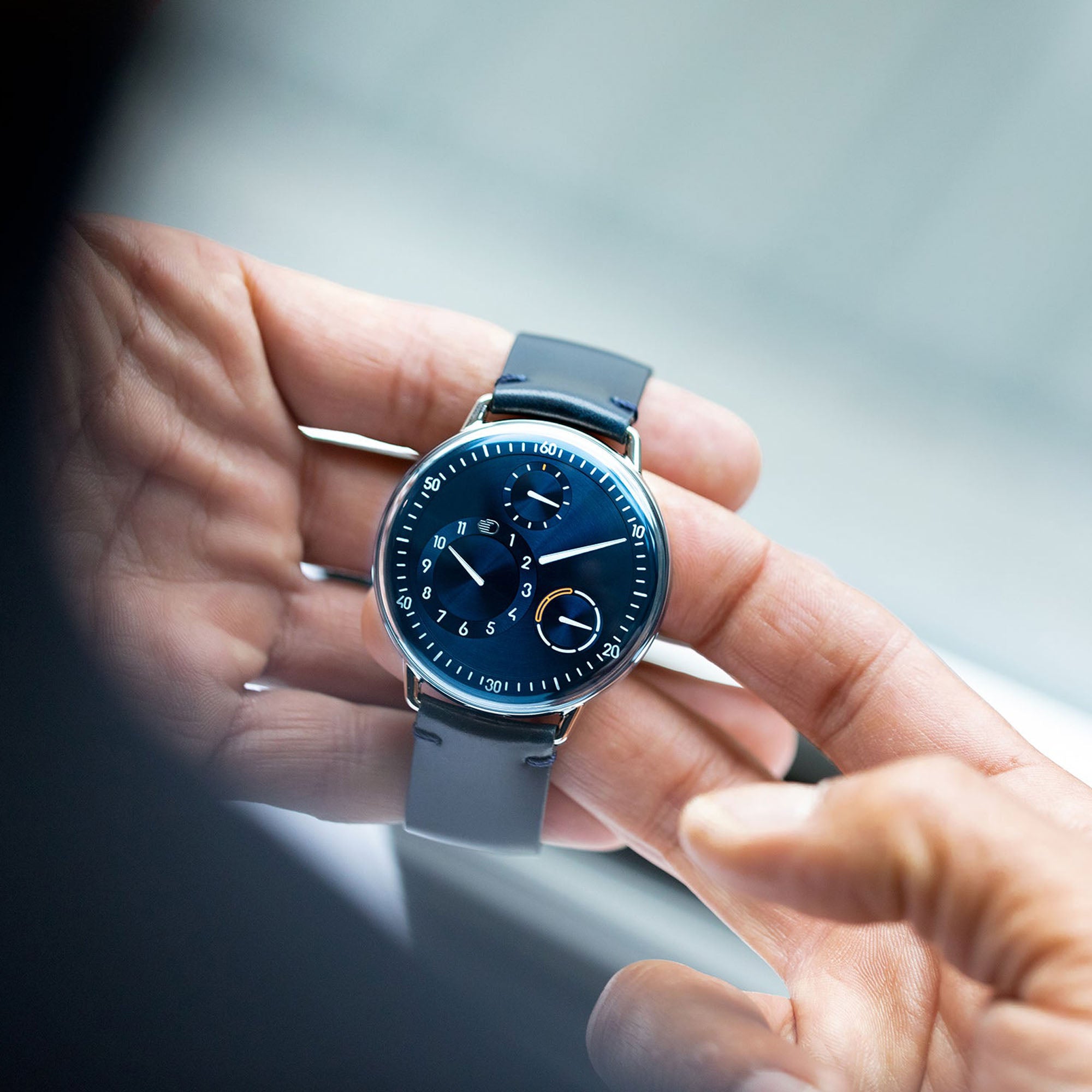 type-1-night-blue-round-lifestyle