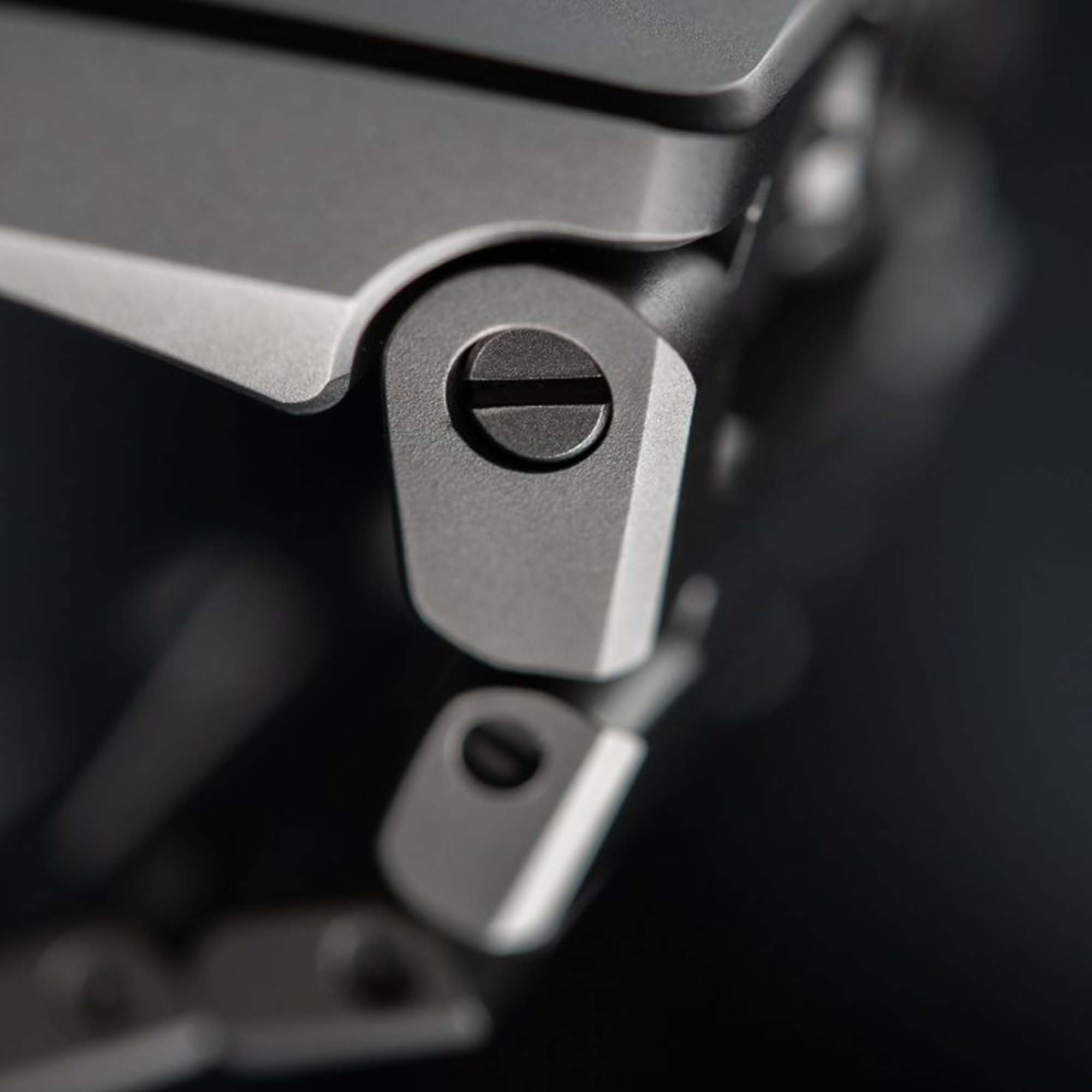 Explore the URWERK UR 100V Magic T, a titanium timepiece combining wandering hours, orbital distance indications, and sculptural modern watchmaking.