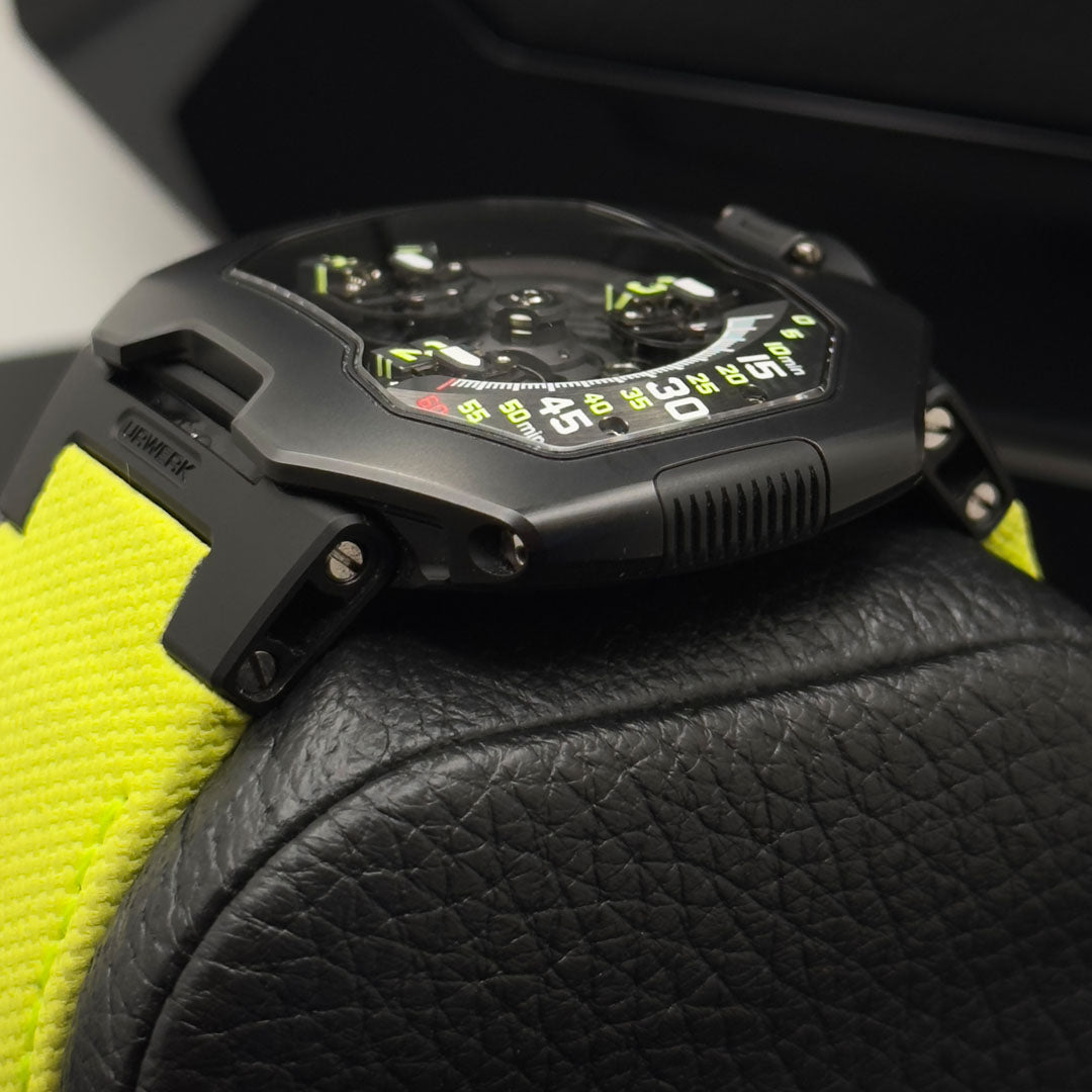 urwerk-120-space-black-case-side