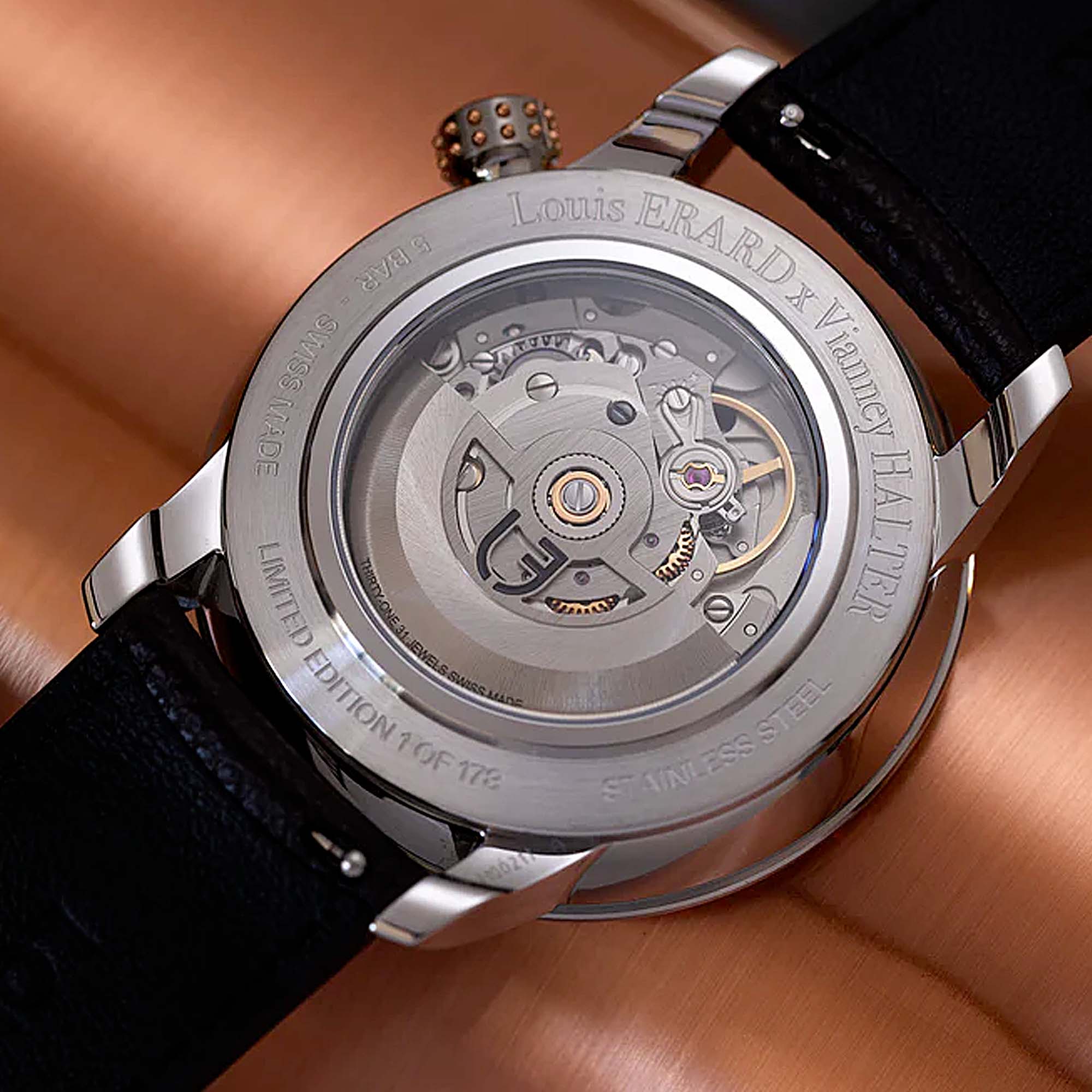 Experience Le Régulateur II by Louis Erard x Vianney Halter. An E-Com exclusive limited edition, uniting precision regulator design and rarity.