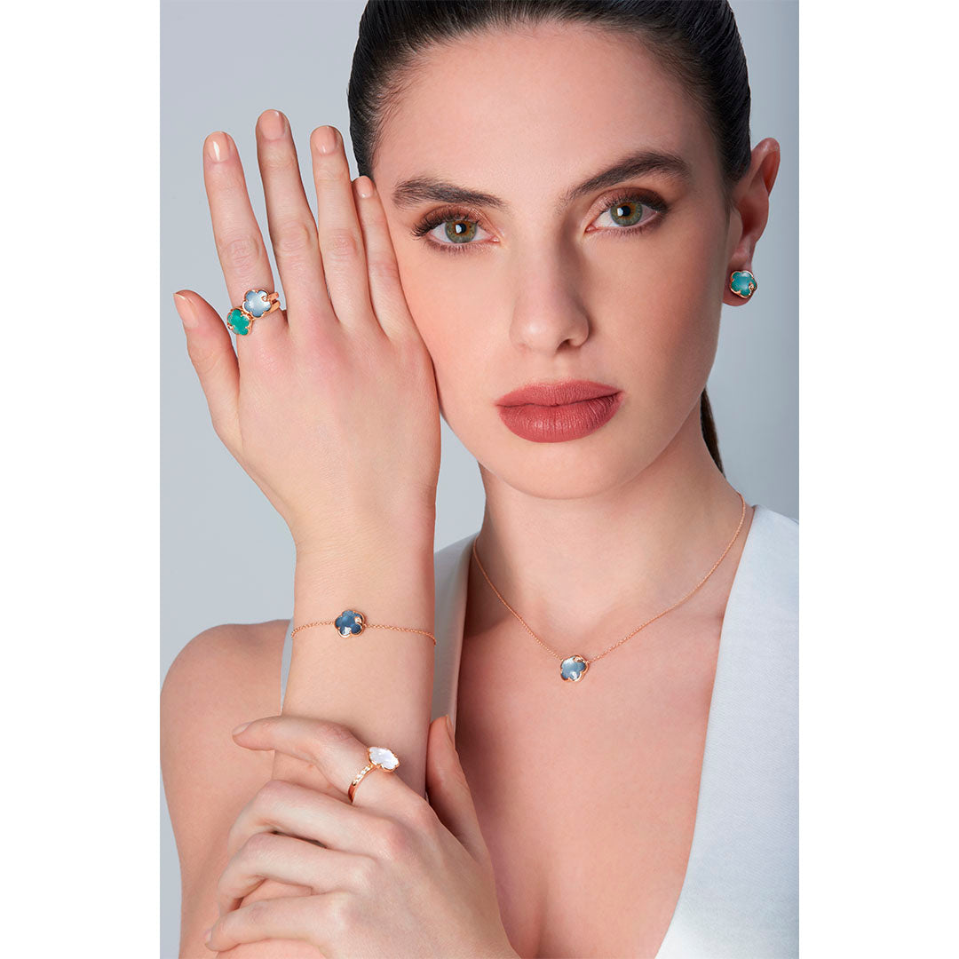 The Petit Joli Necklace in rose gold pairs the rich tones of Blue Lunar Night with a sparkling diamond detail, creating a striking yet delicate everyday jewel.