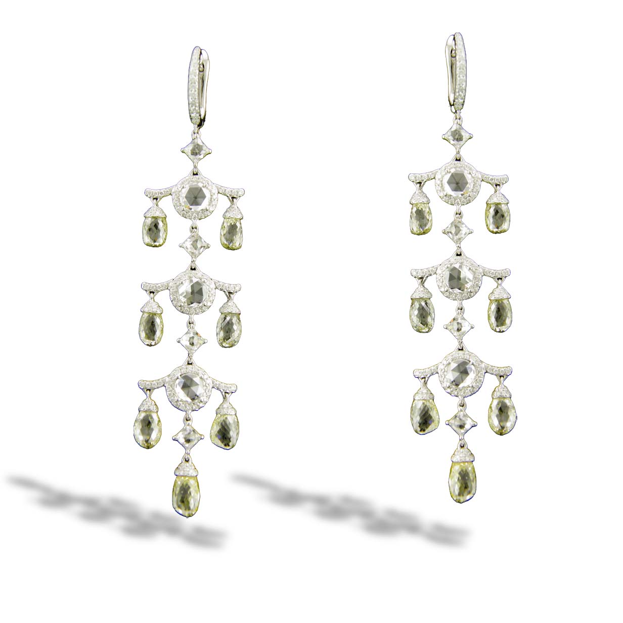 3EAE-gea-earrings-in-white-gold-with-white-and-yellow-dlamonds