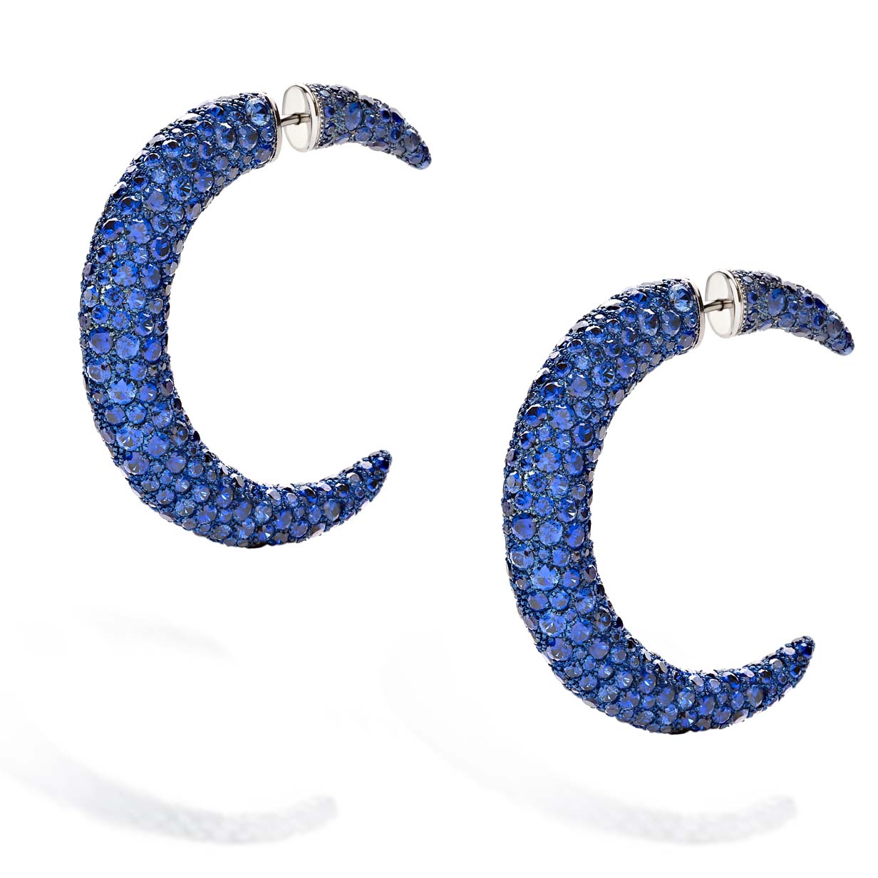 484E-domina-pair-of-earrings-in-blue-titanium-with-blue-full-cut-sapphires-20,10-ct-hero