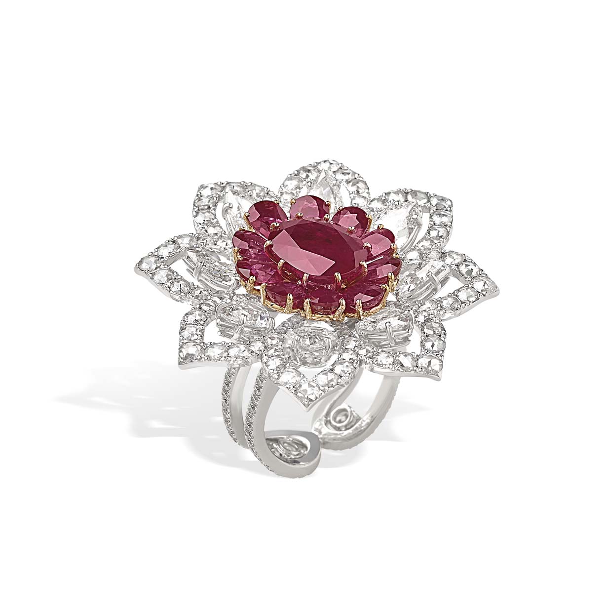 4B30-EDEN-RING-IN-WHITE-GOLD-WITH-A-RED-OVAL-RUBY-FROM-MYANMAR-3,70-CT,-PEAR-SHAPE-RUBIES-4,15-CT,-WHITE-MUTUAL-PEAR-SHAPE-DIAMONDS-3,62-CT,-WHITE-ROUND-ROSECUT-DIAMONDS-2,47-CT-AND-WHITE-FULL-CUT-DIAMONDS-0,89-CT
