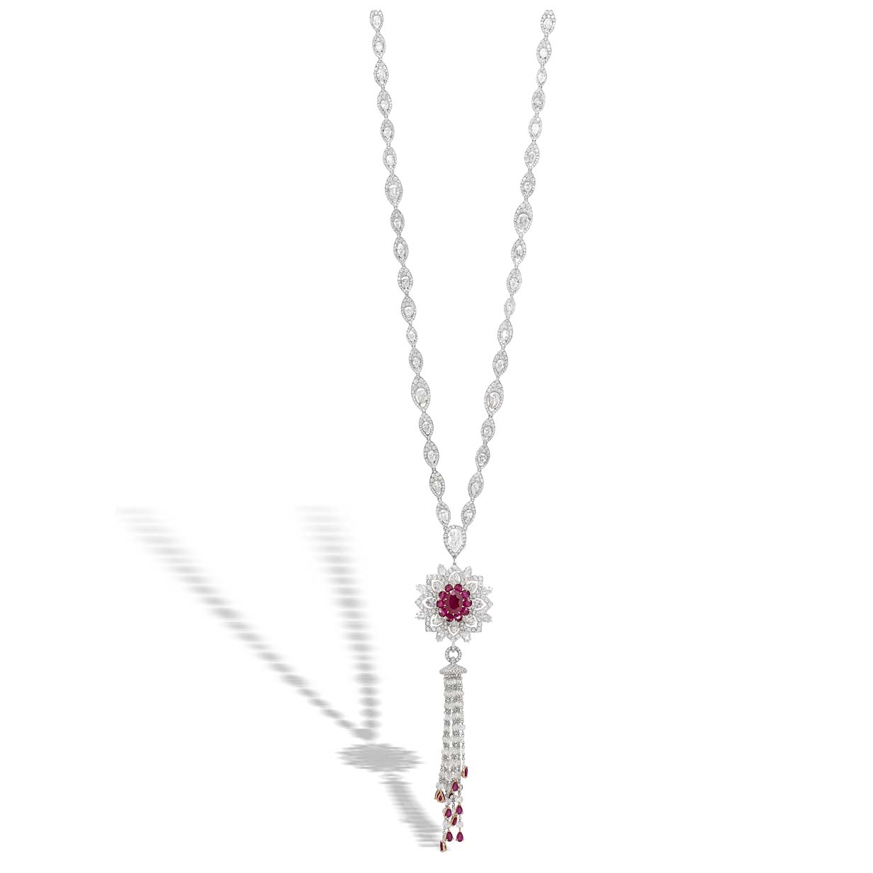 4B5C-necklace-in-white-gold-with-a-red-oval-ruby-from-myanmar-4,48-ct,-a-white-pear-shape-diamond-2,03-ct,-white-mutual-pear-shape-diamonds-17,36-ct,-white-rosecut-diamonds-13,07-ct-and-white-fullcut-diamonds-11,75-ct