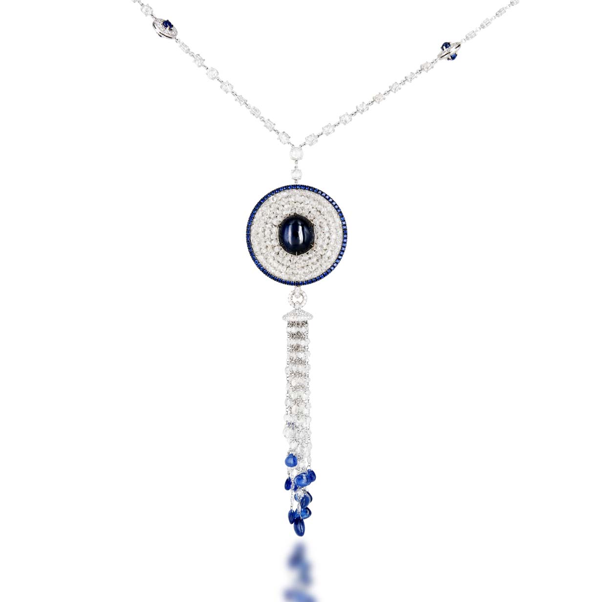 4da4-necklace-in-white-gold-with-an-intense-blue-oval-cabochon-sapphire-from-siam-20,40-ct,-white-briolettes-diamonds-26,26-ct,-white-round-rosecut-diamonds-42,83-ct,-white-fullcut-diamonds-5,61-ct,-blue-round-cabochon-sapphires-9,79-ct,-blue-drop-cabochon-sapphires-16,45-ct-and-blue-fullcut-sapphires-1,35-ct