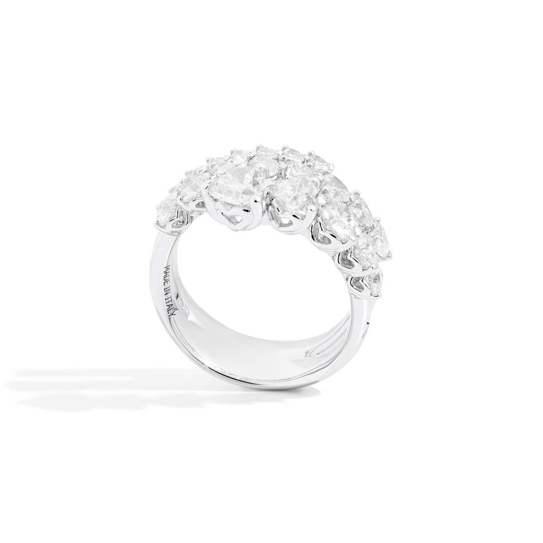 The Anniversary Love Rings R67CO024/337 pair refined design with sparkling diamonds, creating a beautifully symbolic expression of lasting love.