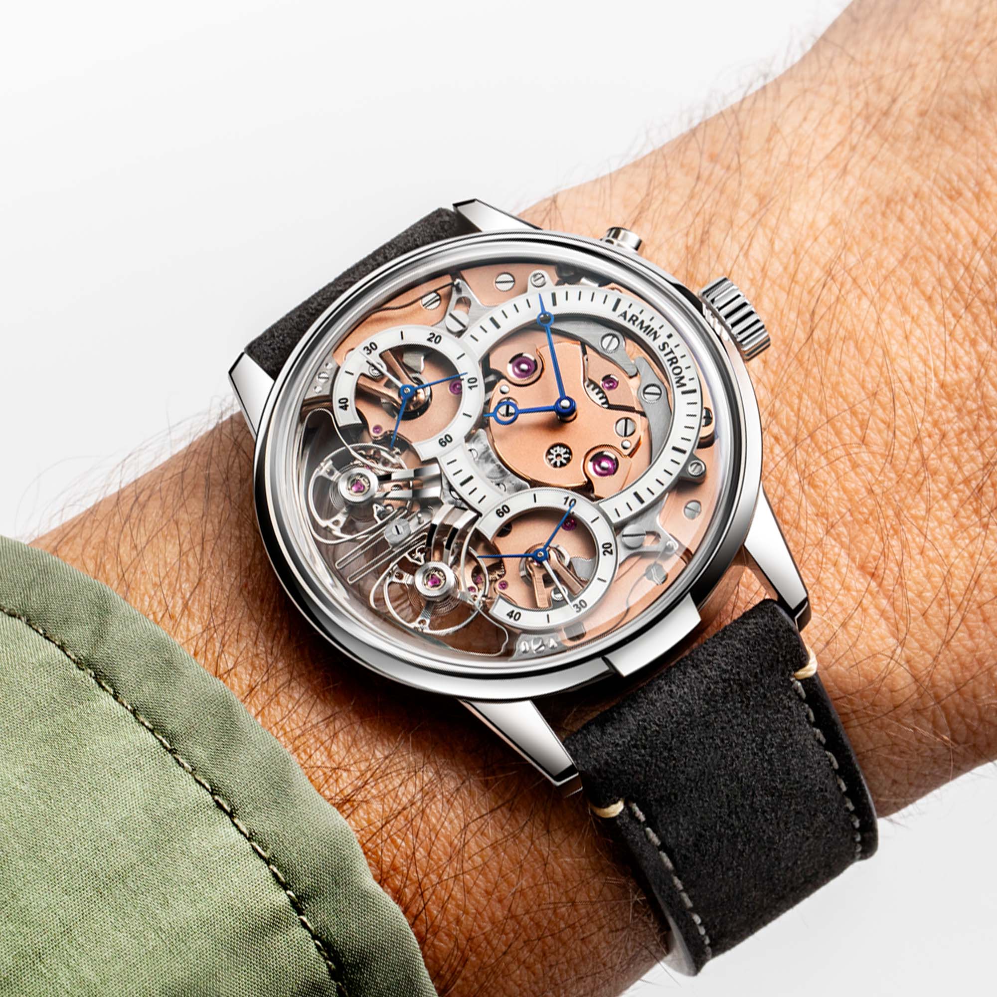 Limited to 25 pieces, the Armin Strom Mirrored Force Resonance Zeitgeist 1665 redefines precision and balance through groundbreaking resonance technology.