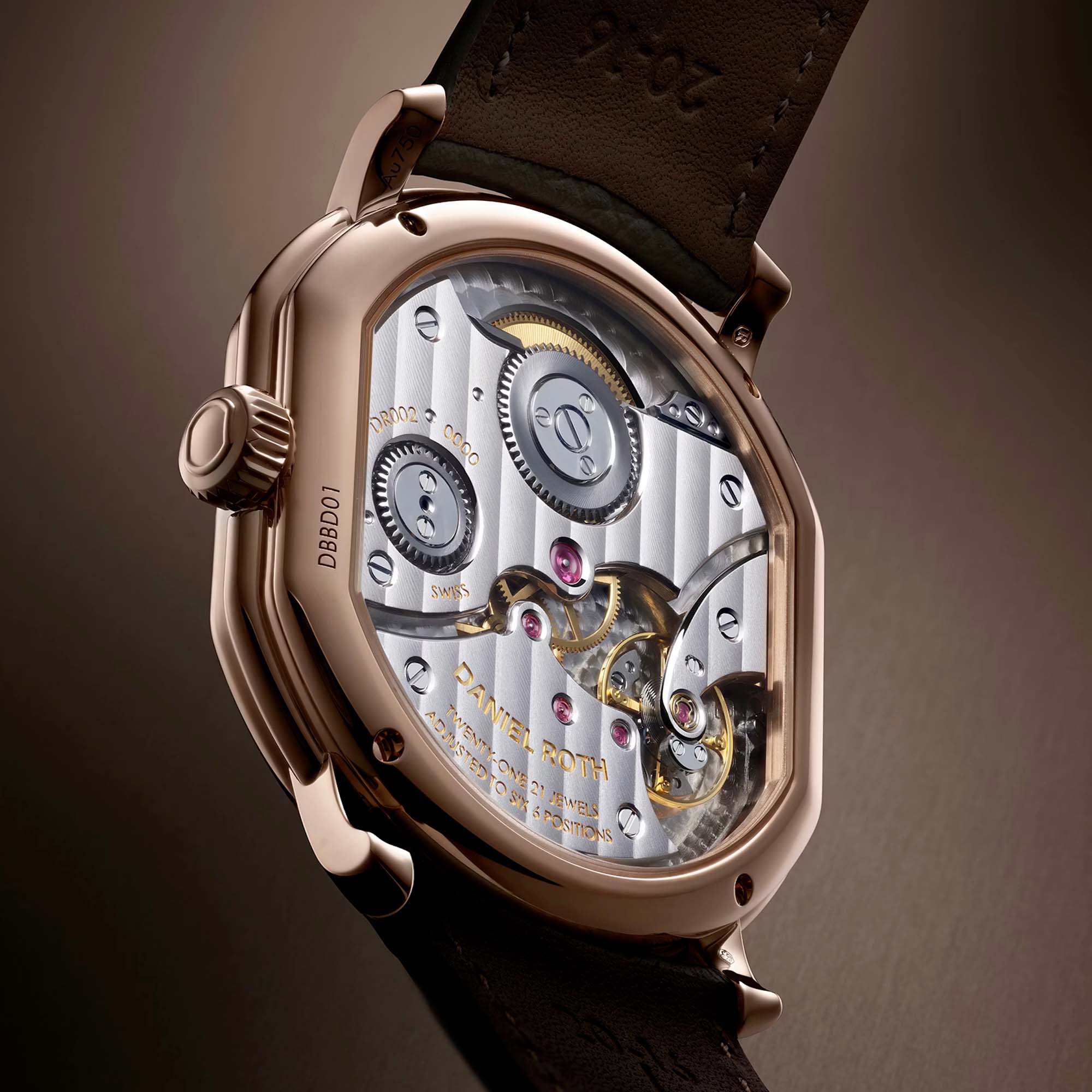 A contemporary take on a classic, the Daniel Roth Extra Plat Rose Gold offers a 35.5 mm by 38.6 mm case, a two tone guilloché dial and a finely engineered 4 Hz calibre.