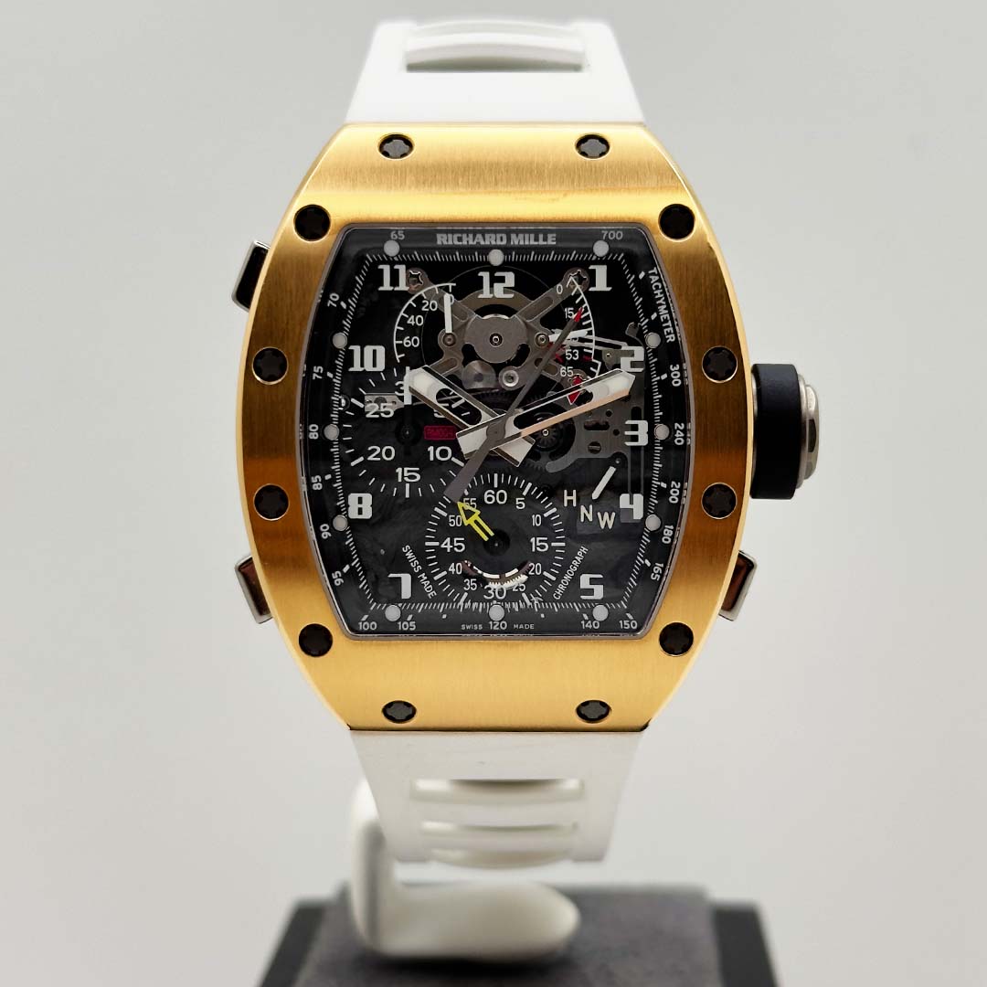 The Richard Mille RM004-V2 Red Gold combines split-second chronograph mastery with bold materials and signature tonneau-shaped design. A true collector’s piece.