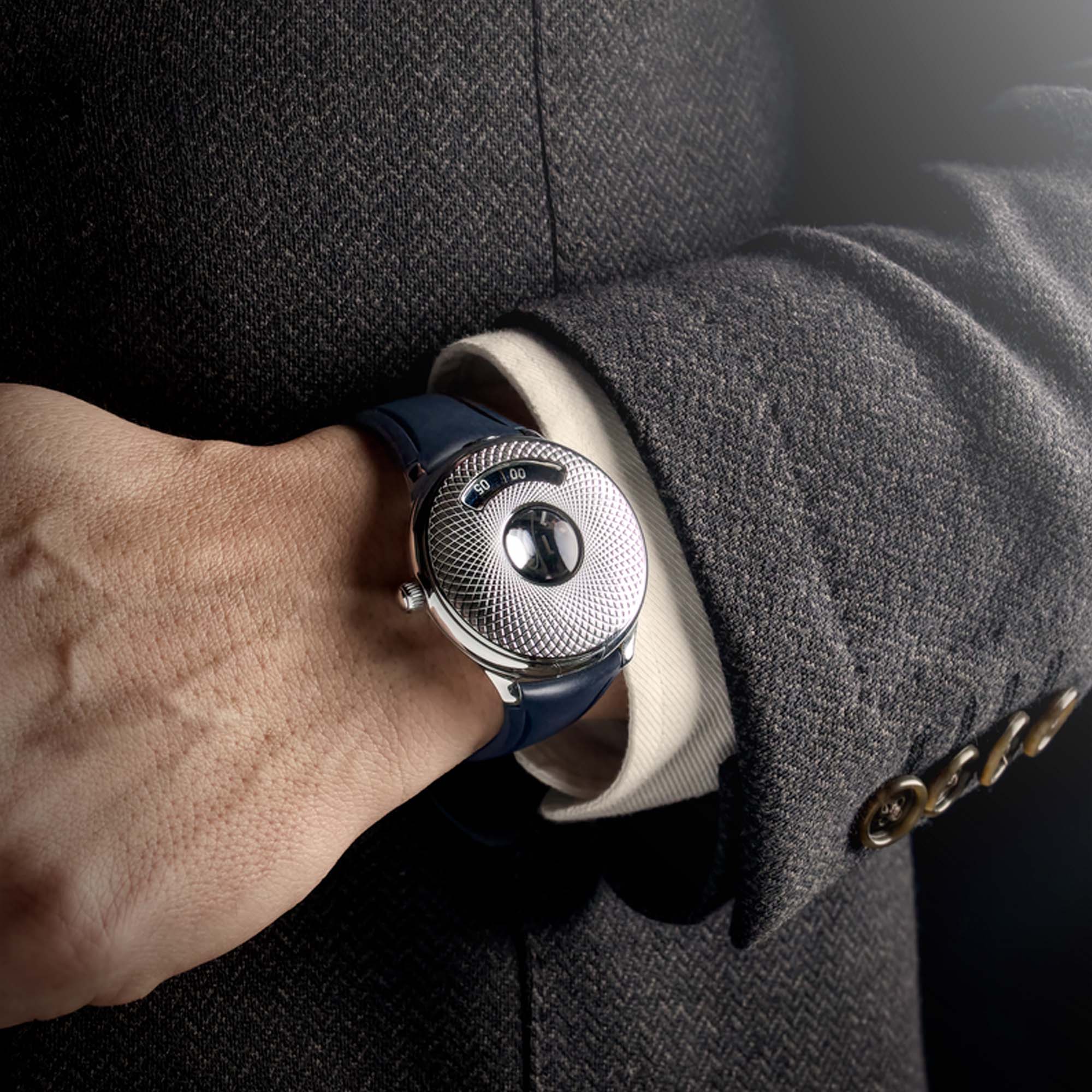 Experience the Czapek Time Jumper Steel 40.5mm — a flying-saucer-inspired jumping hour watch, crafted in Geneva, limited to 100 pieces.