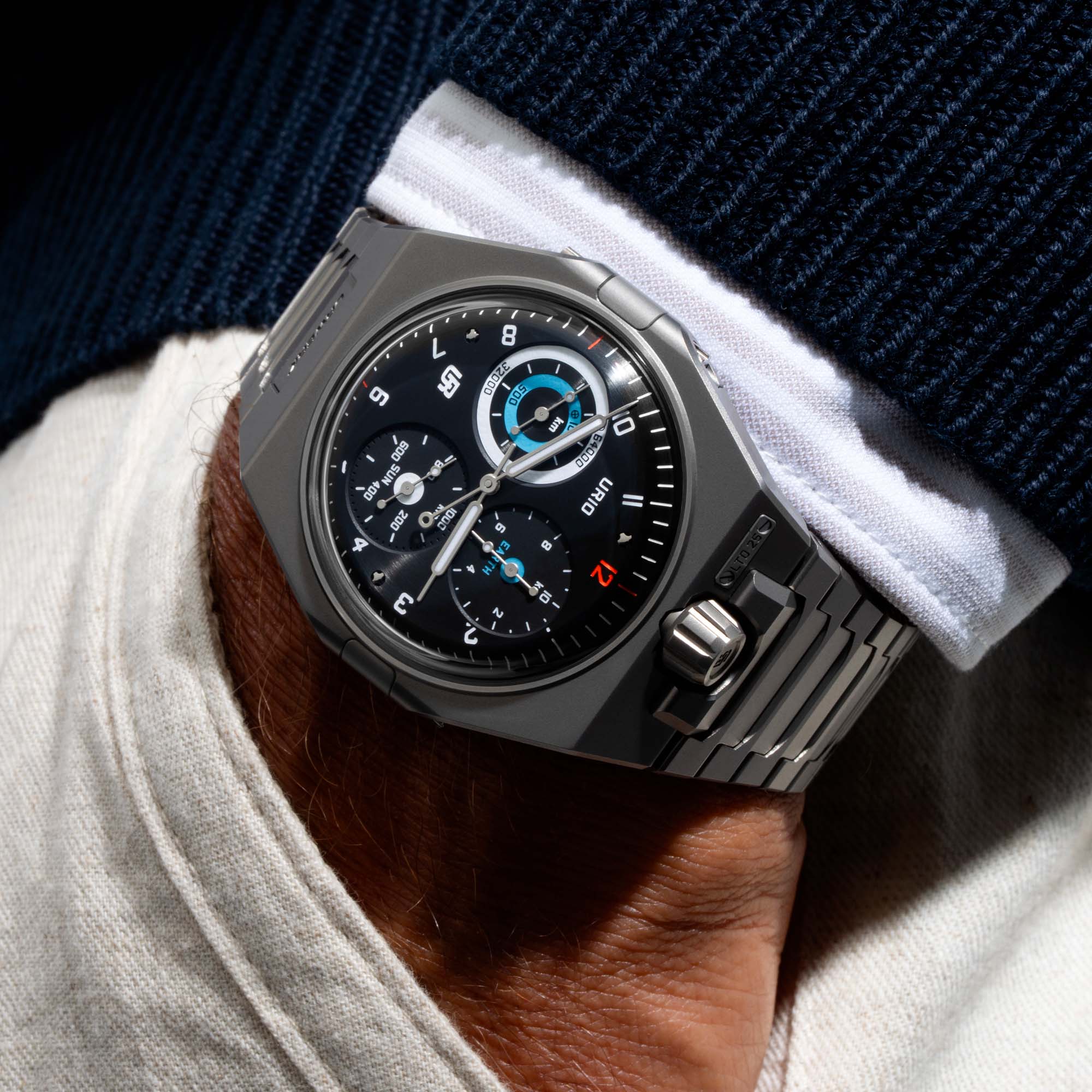 Introducing the UR-10 Spacemeter by Urwerk,  an audacious fusion of space, motion and micro-mechanics. A timepiece born to push boundaries.