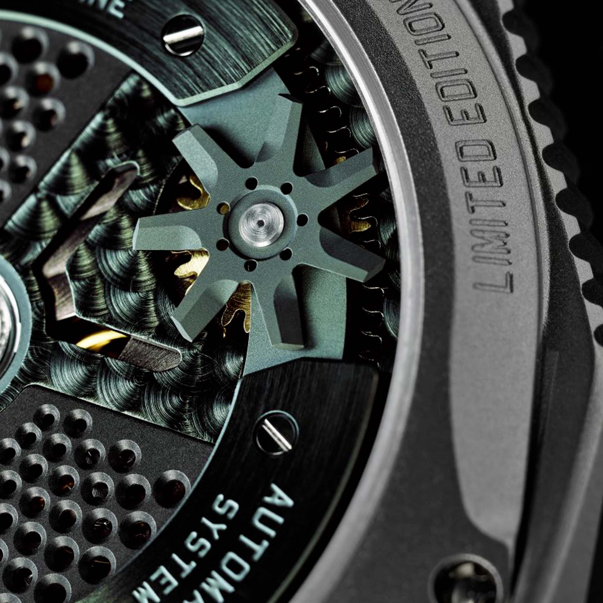 Experience the UR-100V Magic T Hunter Green by URWERK: grade-5 titanium case, bold green accents, and the brand’s signature wandering hours display.