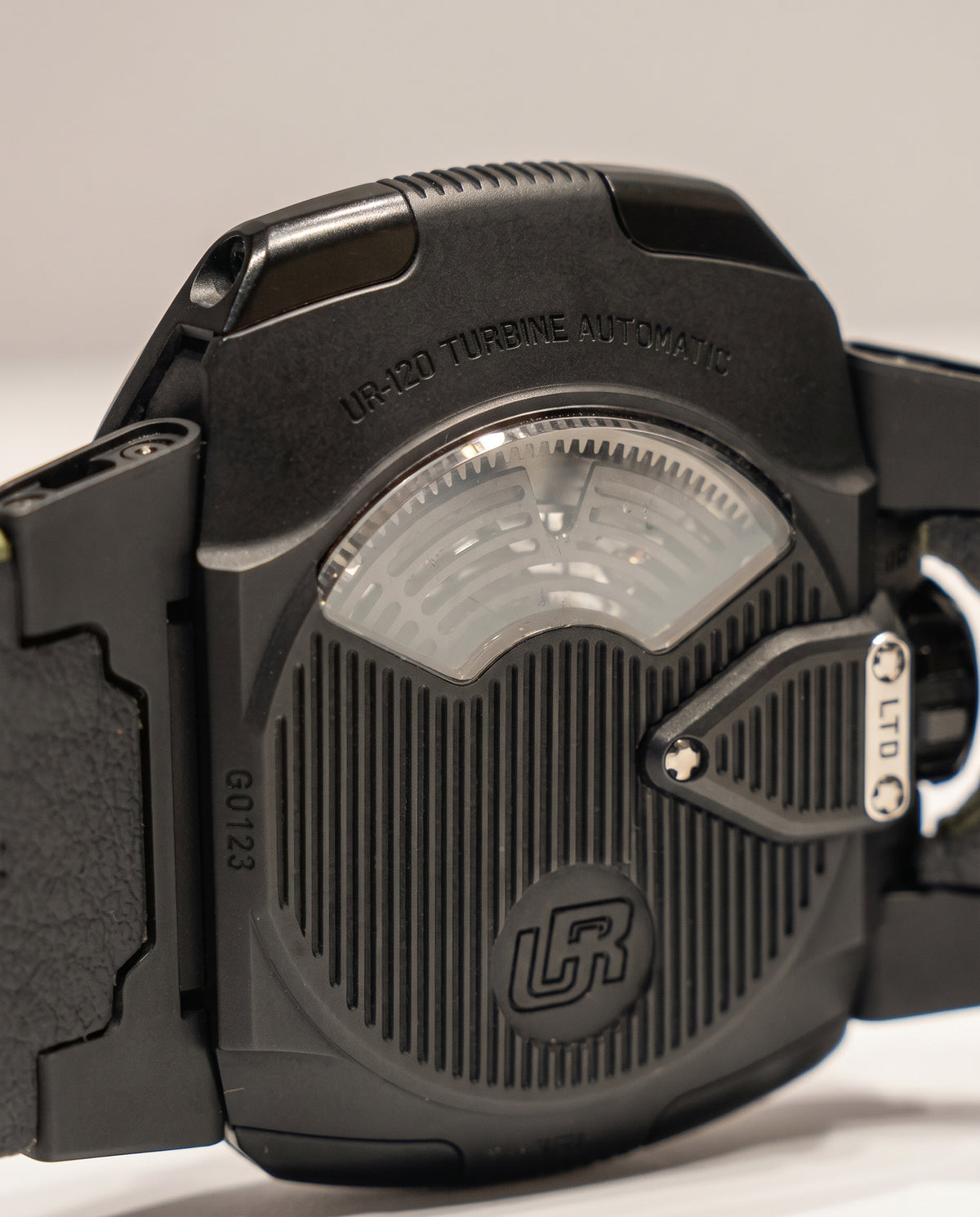 URWERK UR-120 SPACE BLACK