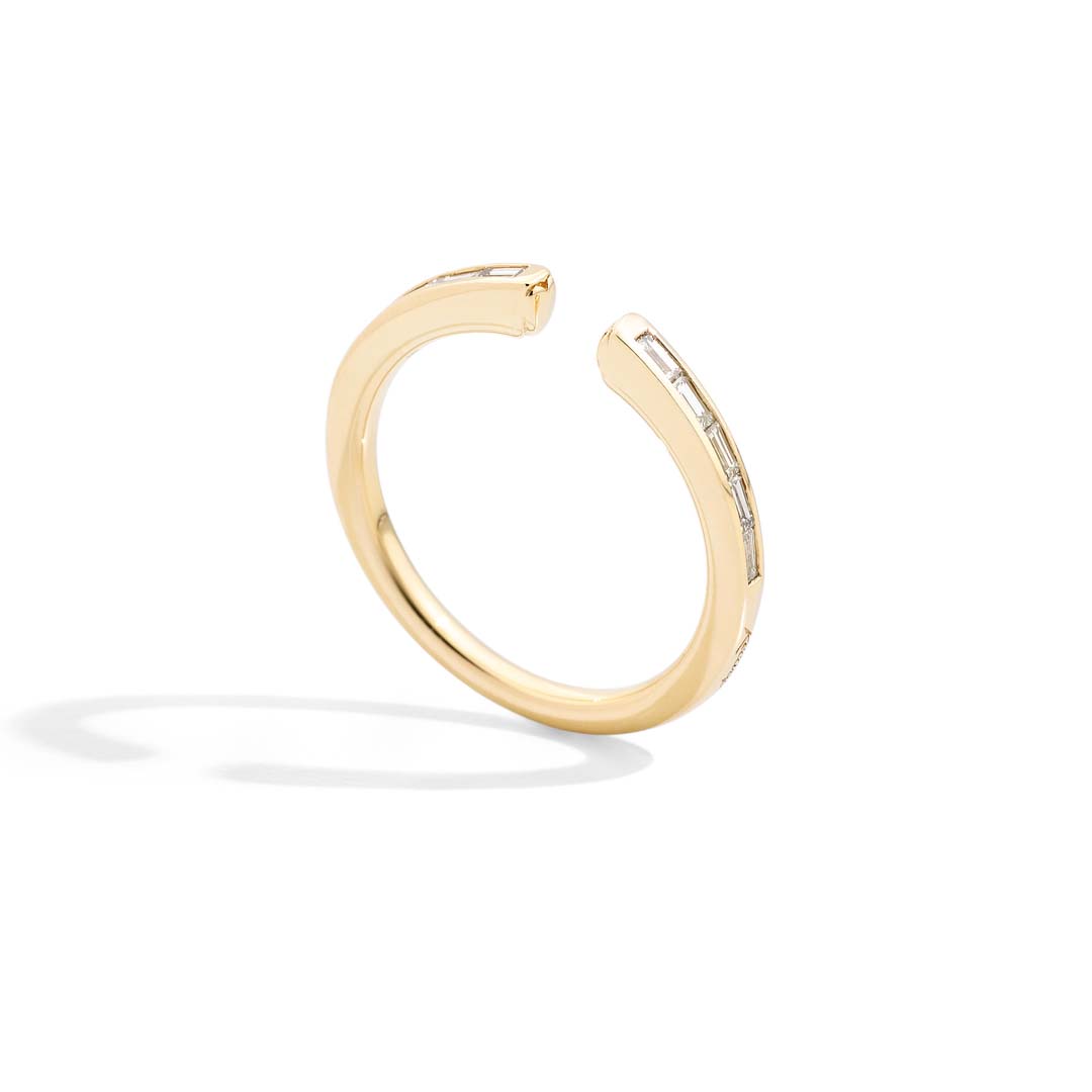A radiant expression of love, the Recarlo Yellow Gold Baguette Half Eternity Ring highlights Italian craftsmanship and the clean geometry of baguette diamonds.
