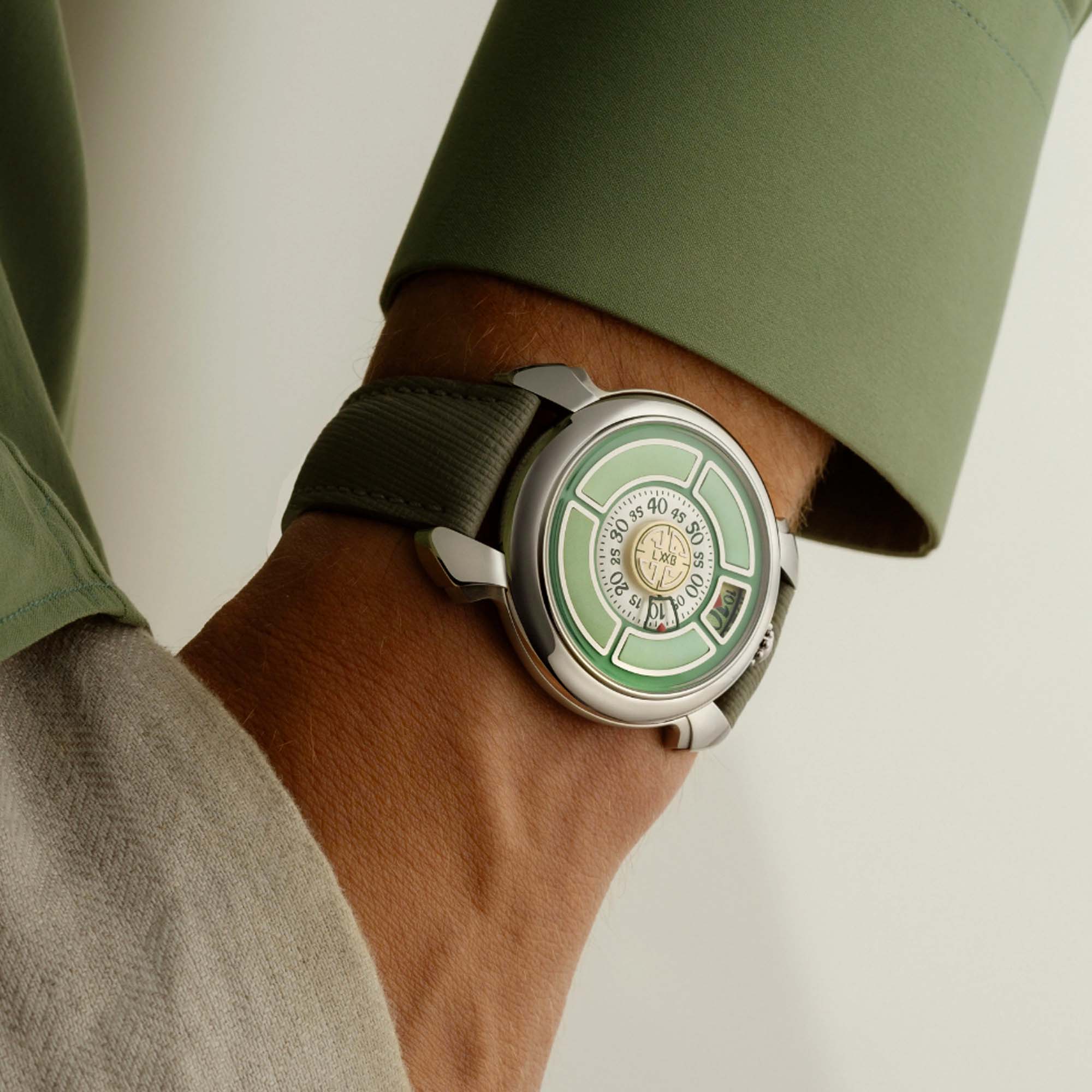 The GAGA LABORATORIO LABORMATIC Cinquanta LM50-001 delivers expressive styling, automatic performance, and a distinctive celebration of modern watch culture.