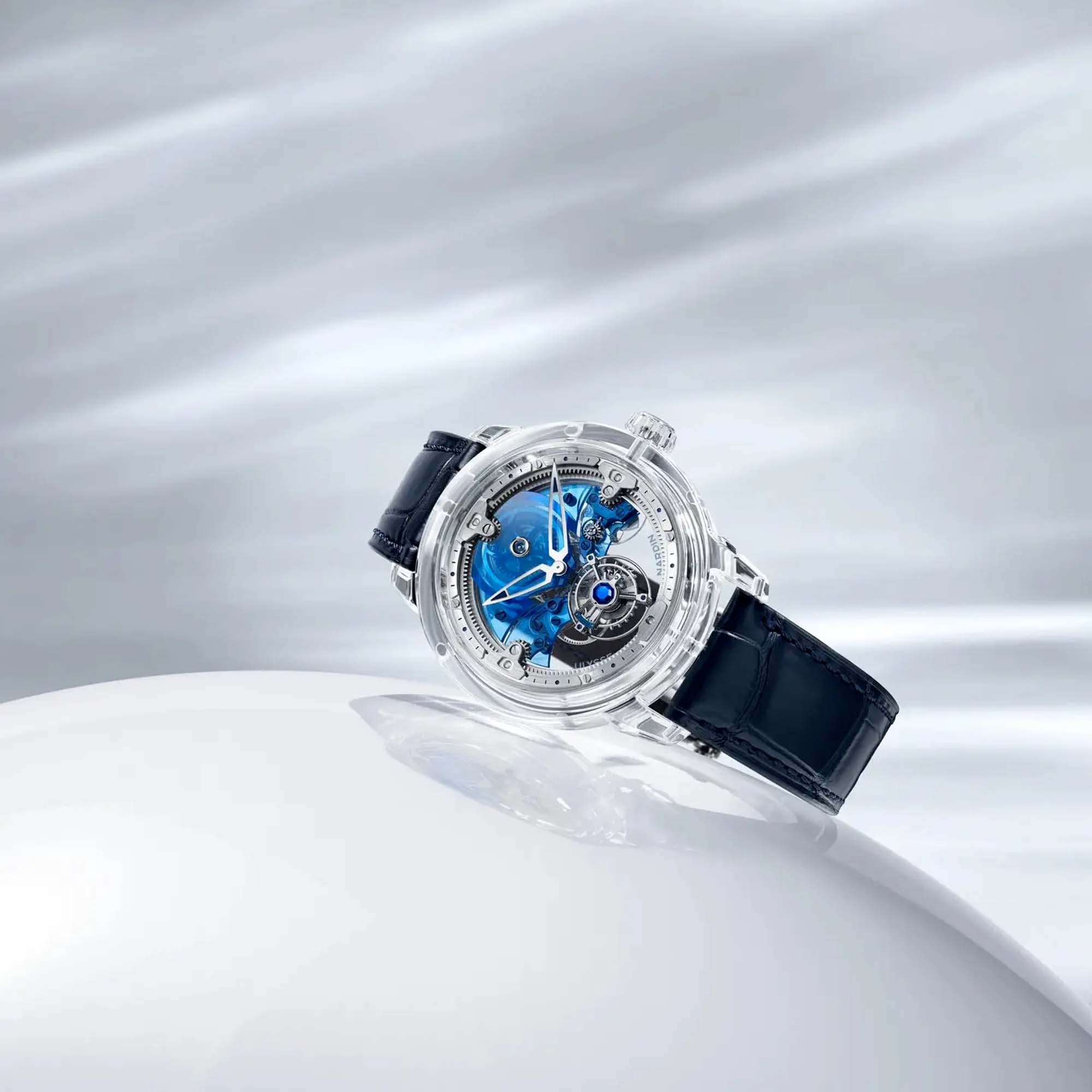 grand-bleu-ltd-edition-18-44mm-sapphire-793-300-lifestyle