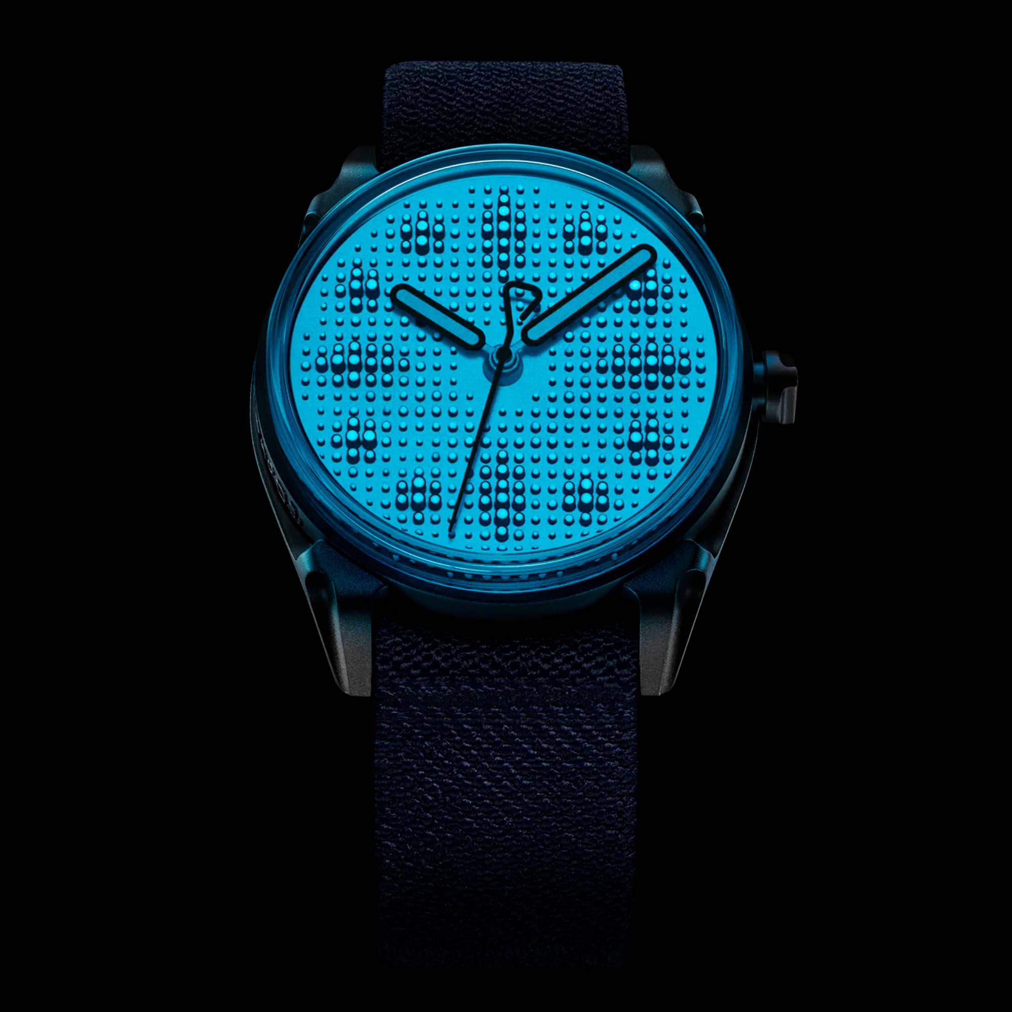 Discover the Kollokium PROJEKT 01 Variant G1, a distinctive mechanical watch that celebrates texture, structure, and uncompromising design.