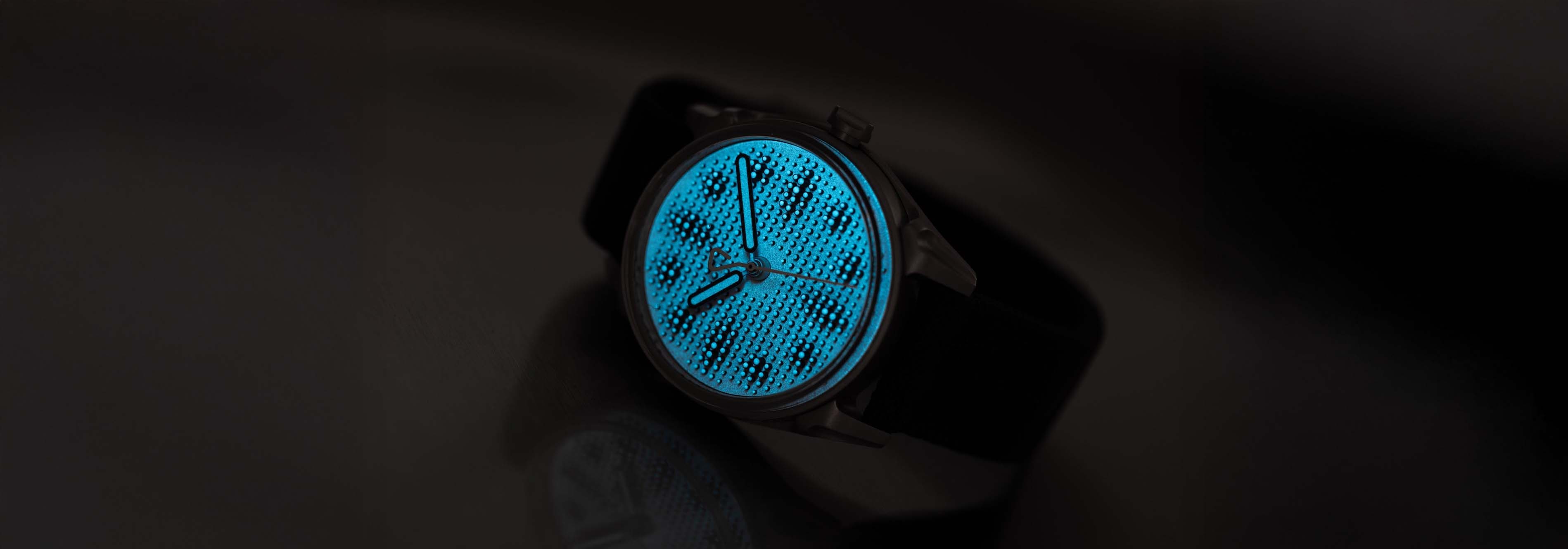 Kollokium PROJEKT 01 redefines contemporary watch design with sculptural casework, mechanical depth, and a strong collector appeal.