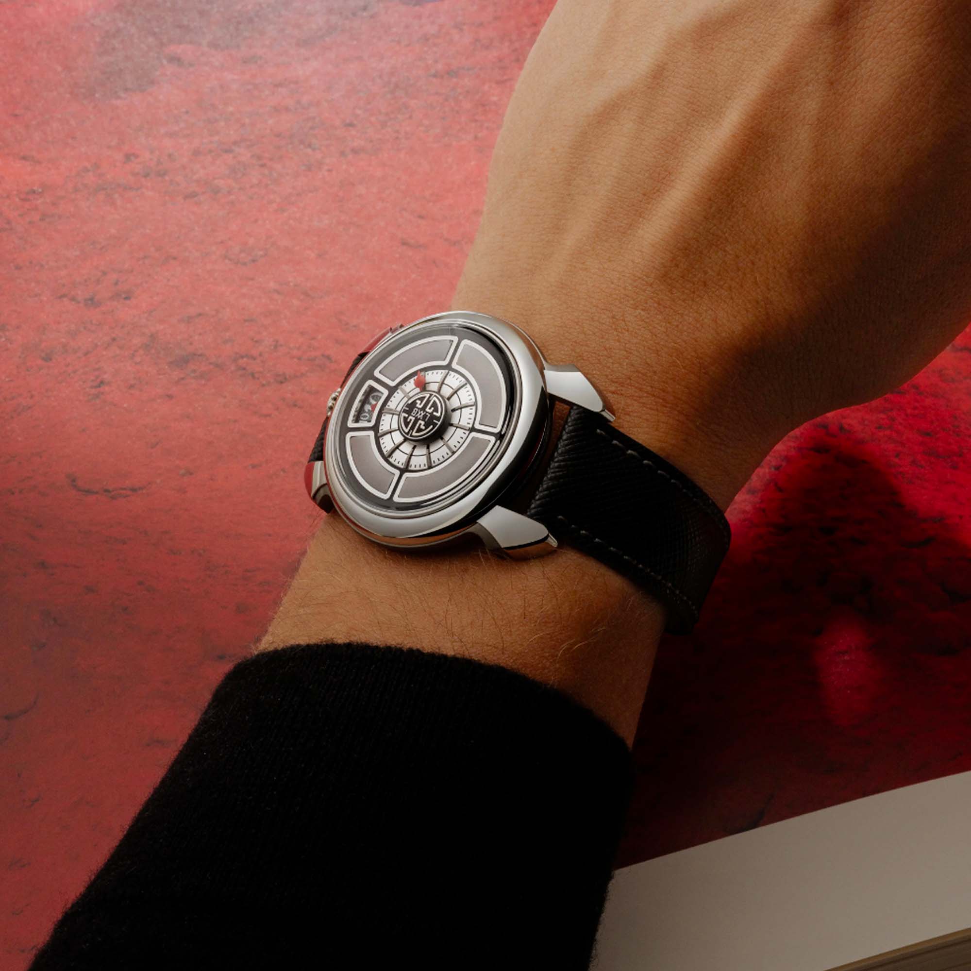 GAGA LABORATORIO LABORMATIC Bauhaus combines mechanical performance with refined proportions and a timeless design driven by form and function.