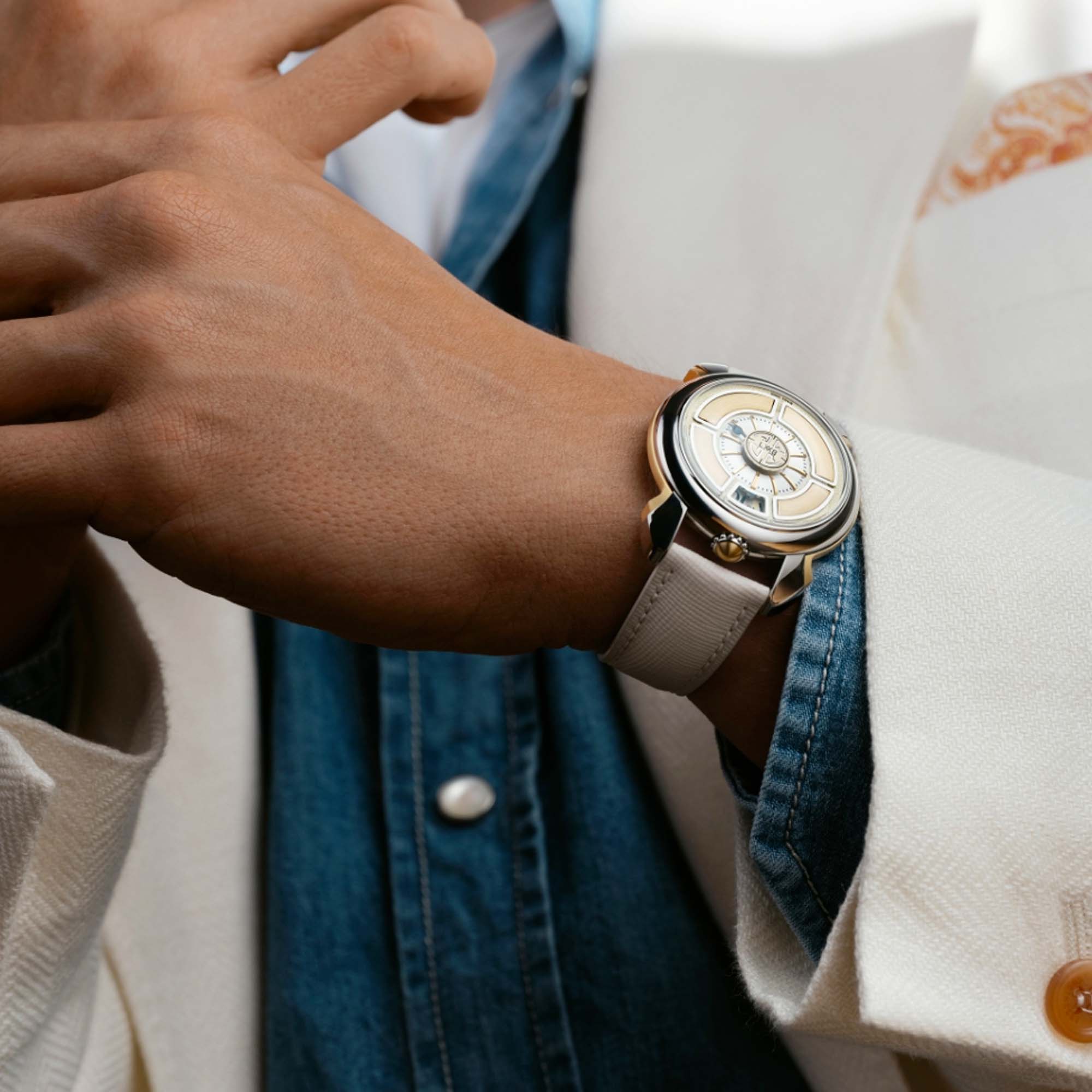 LABORMATIC Champagne by GAGA LABORATORIO, a modern automatic timepiece combining expressive colour with experimental Italian character.