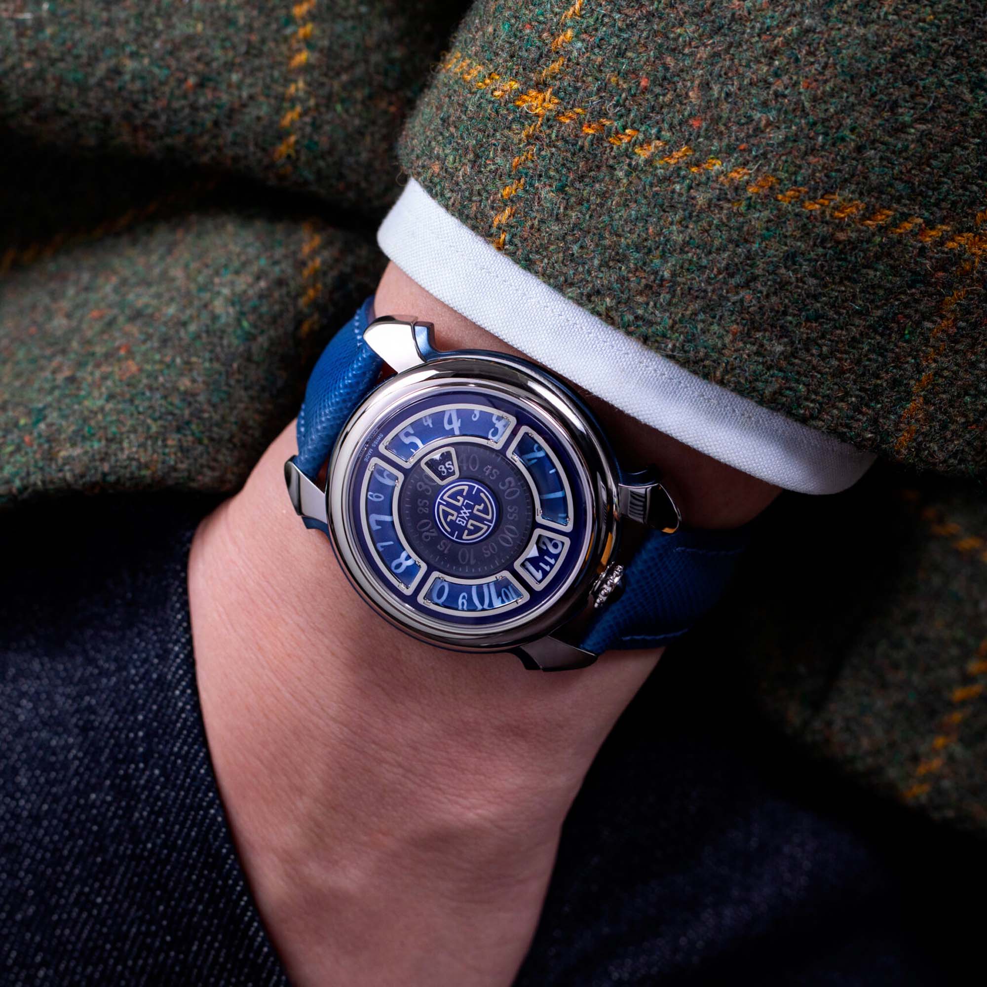 LABORMATIC Luce by GAGA LABORATORIO, a limited edition automatic timepiece of 100 pieces celebrating light, form, and experimental design.