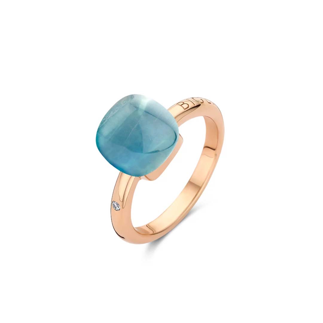 Mini Sweety ring with dark apatite and rock crystal combines deep colour with luminous clarity in a refined jewellery design.