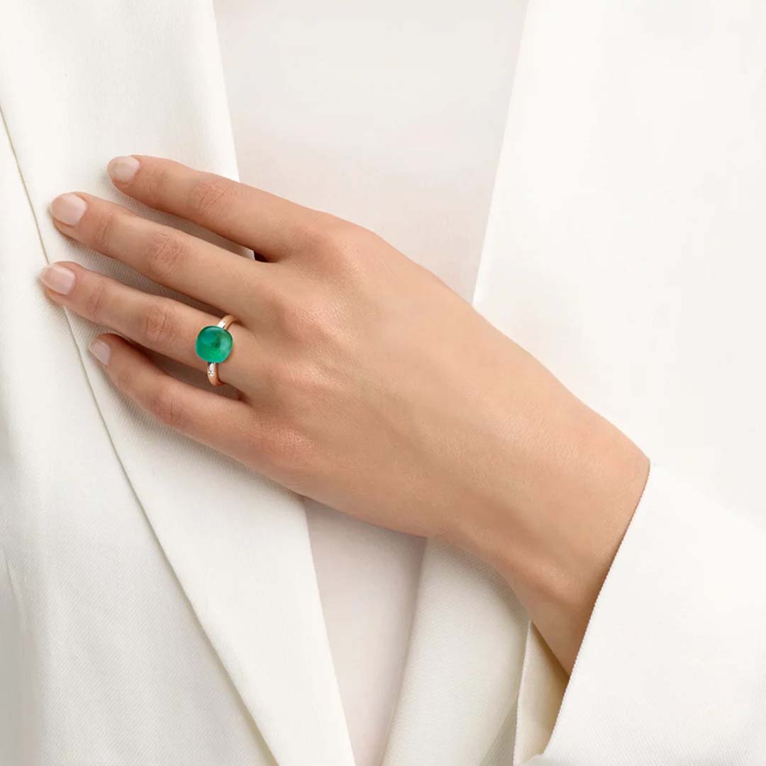 A Mini Sweety ring set with emerald and mother of pearl, delivering luminous beauty, modern style, and everyday luxury.